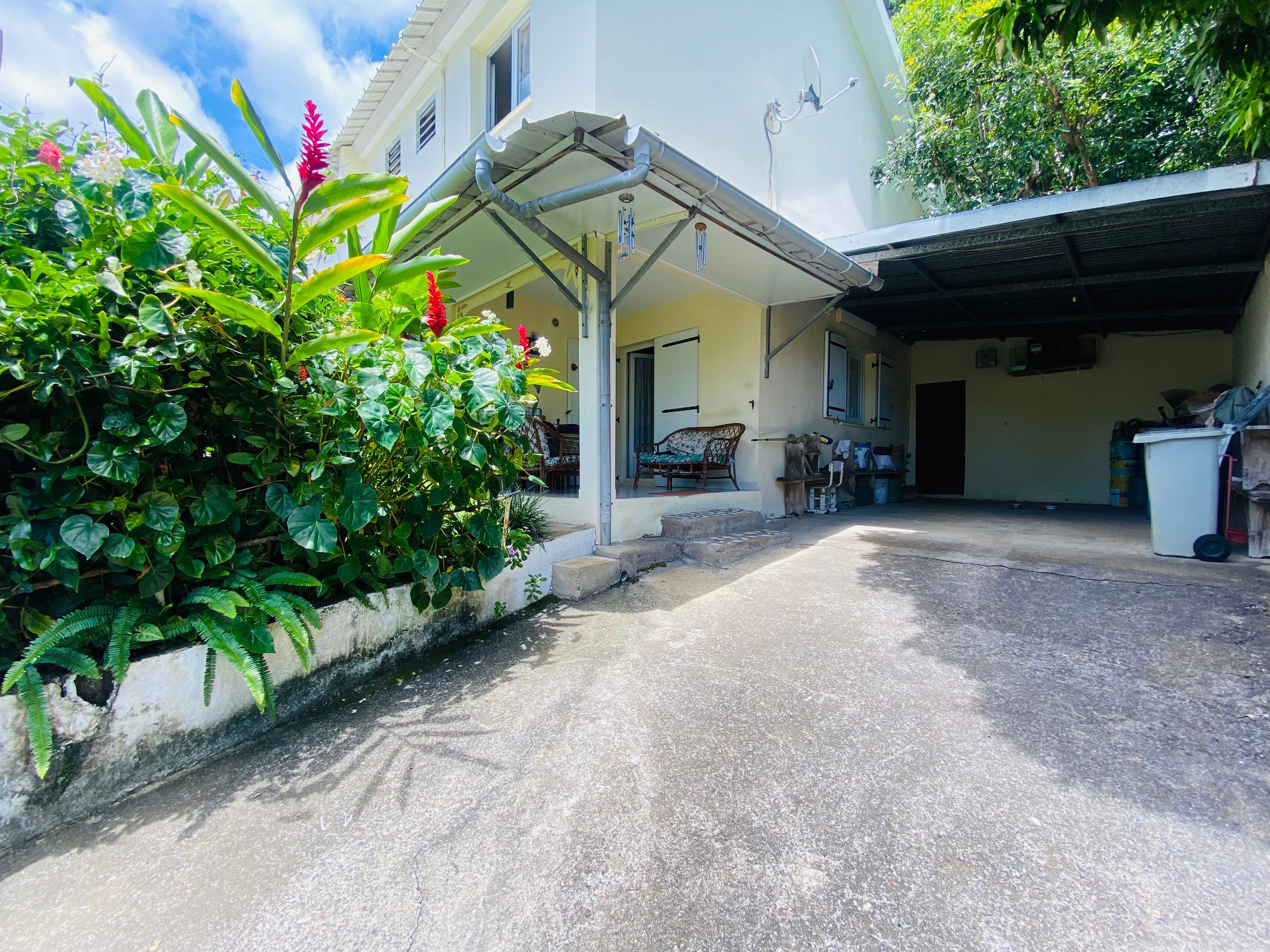 maison semi-individuelle T4 75m2 - 200m2 de terrain LA GRANDE MONTÉE