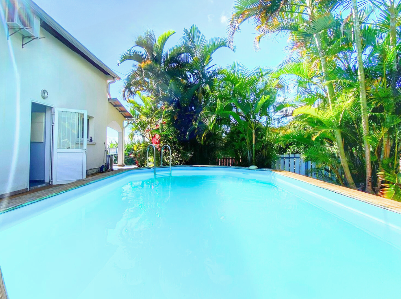 VILLA T4 - LA BRETAGNE - Piscine - Libre