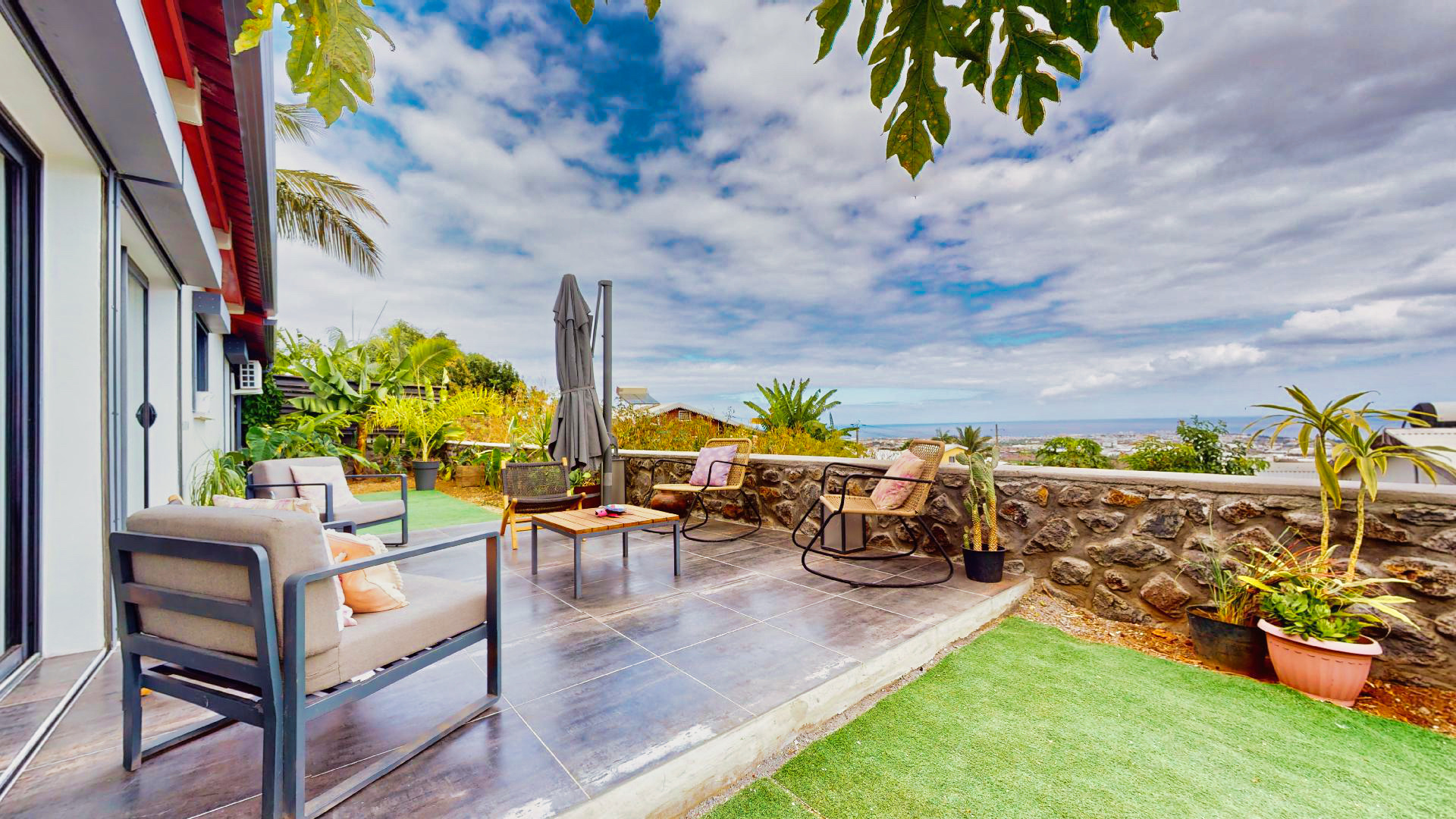 VILLA RENOVEE DE PLAIN PIED RARE SUR CE SECTEUR