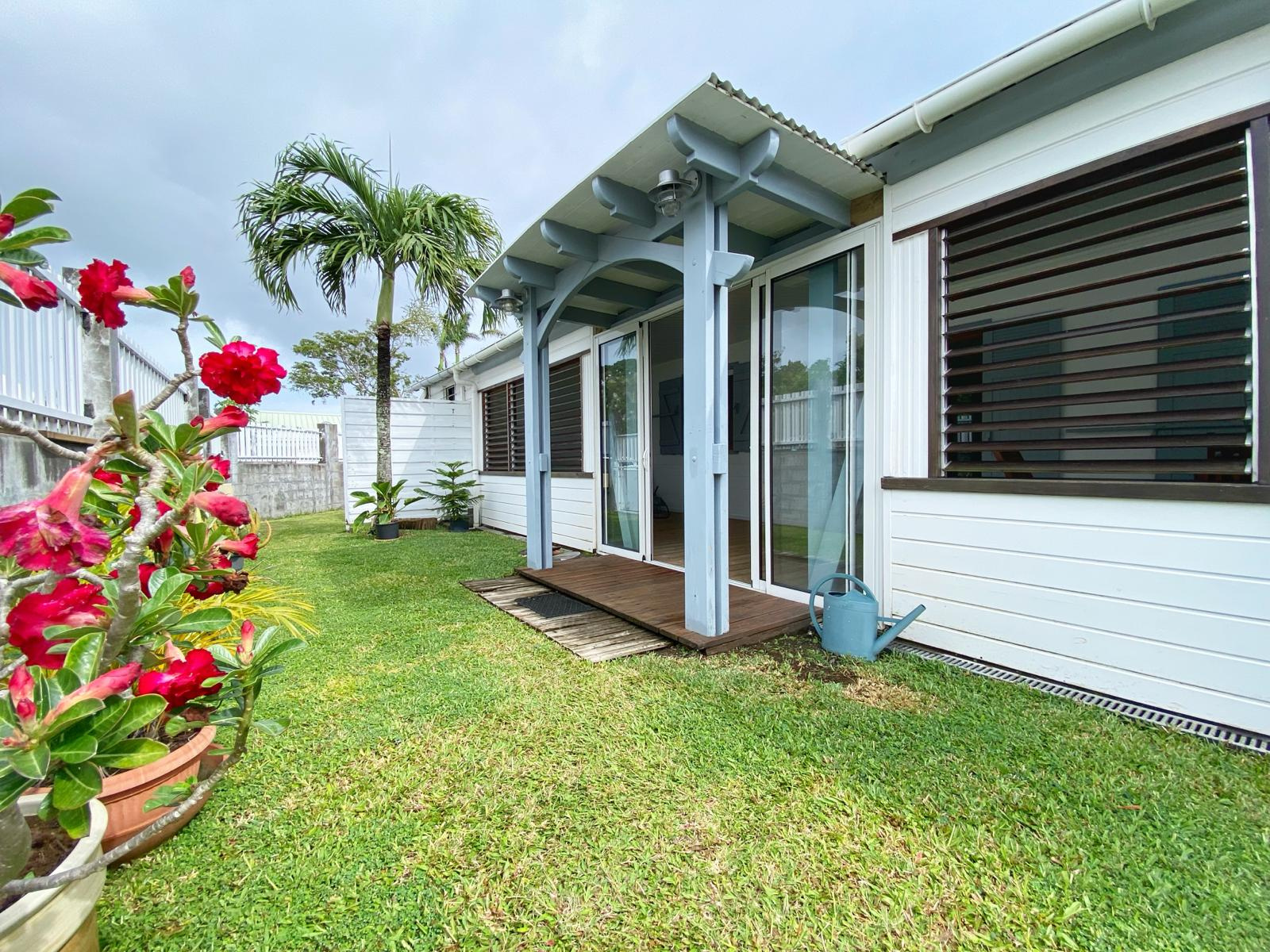 MAISON T5 + STUDIO -  Sainte Marie