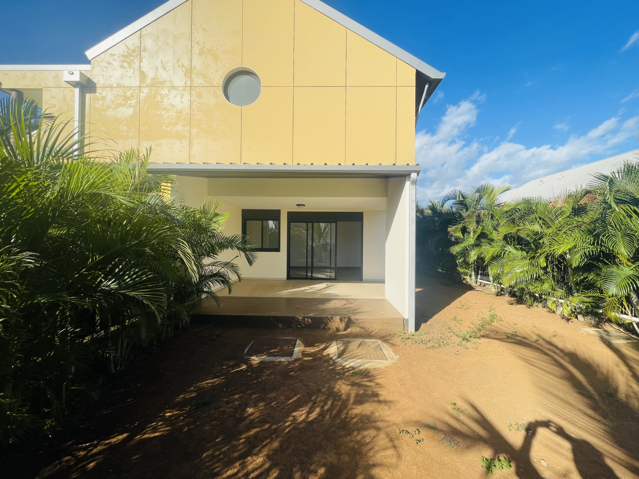 MAISON/APPARTEMENT - CENTRE VILLE SAINT GILLES LES BAINS