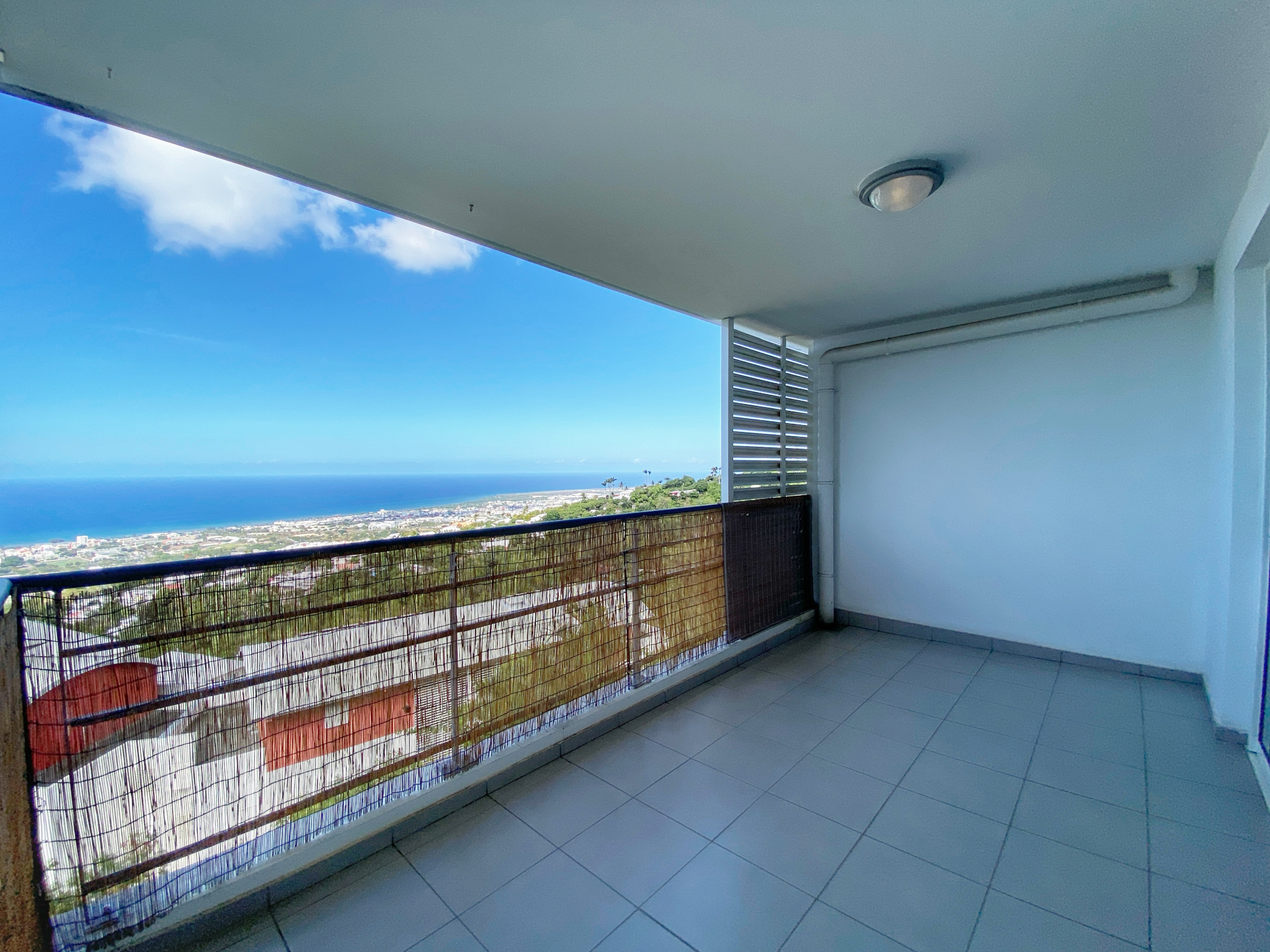 T2 - Vue mer panoramique - Colline des camélias - LIBRE