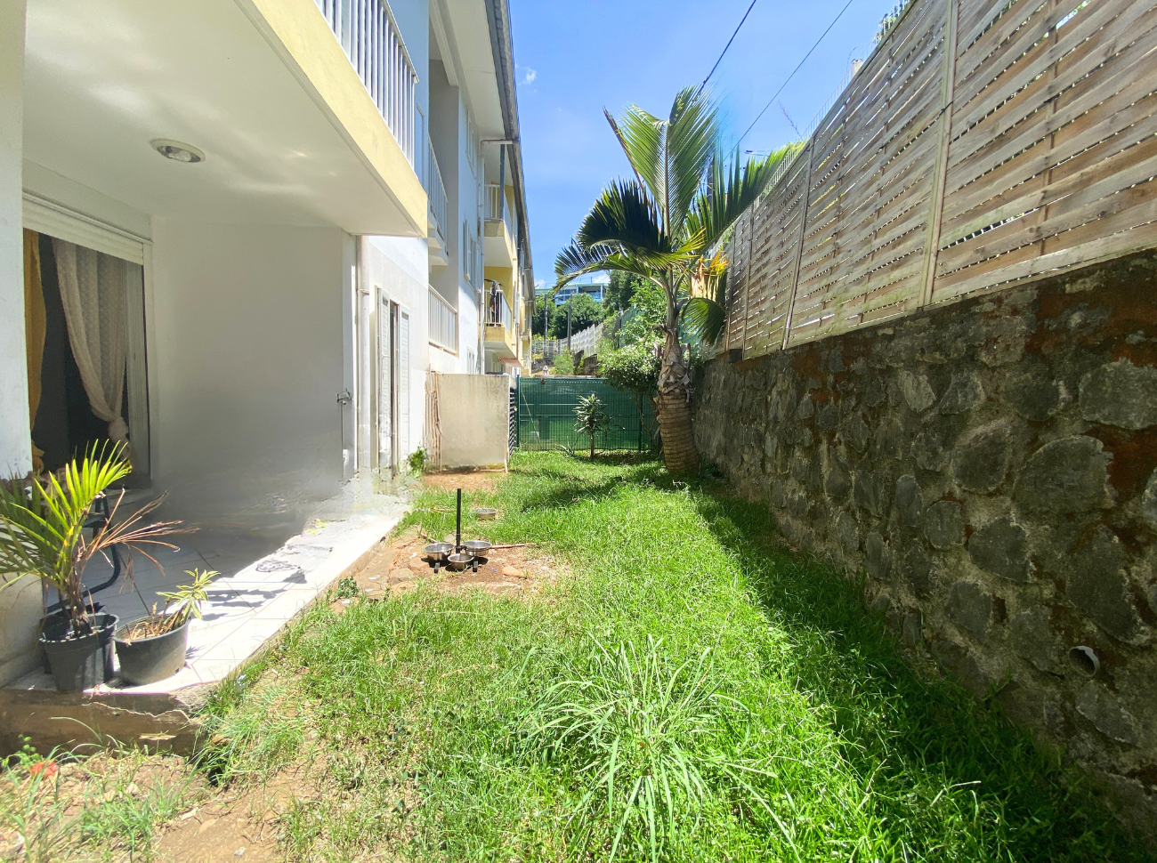 SAINTE MARIE (GRANDE MONTEE) - APPARTEMENT T2 AVEC JARDIN LIBRE EN FEVRIER 2026 (Congés délivré)