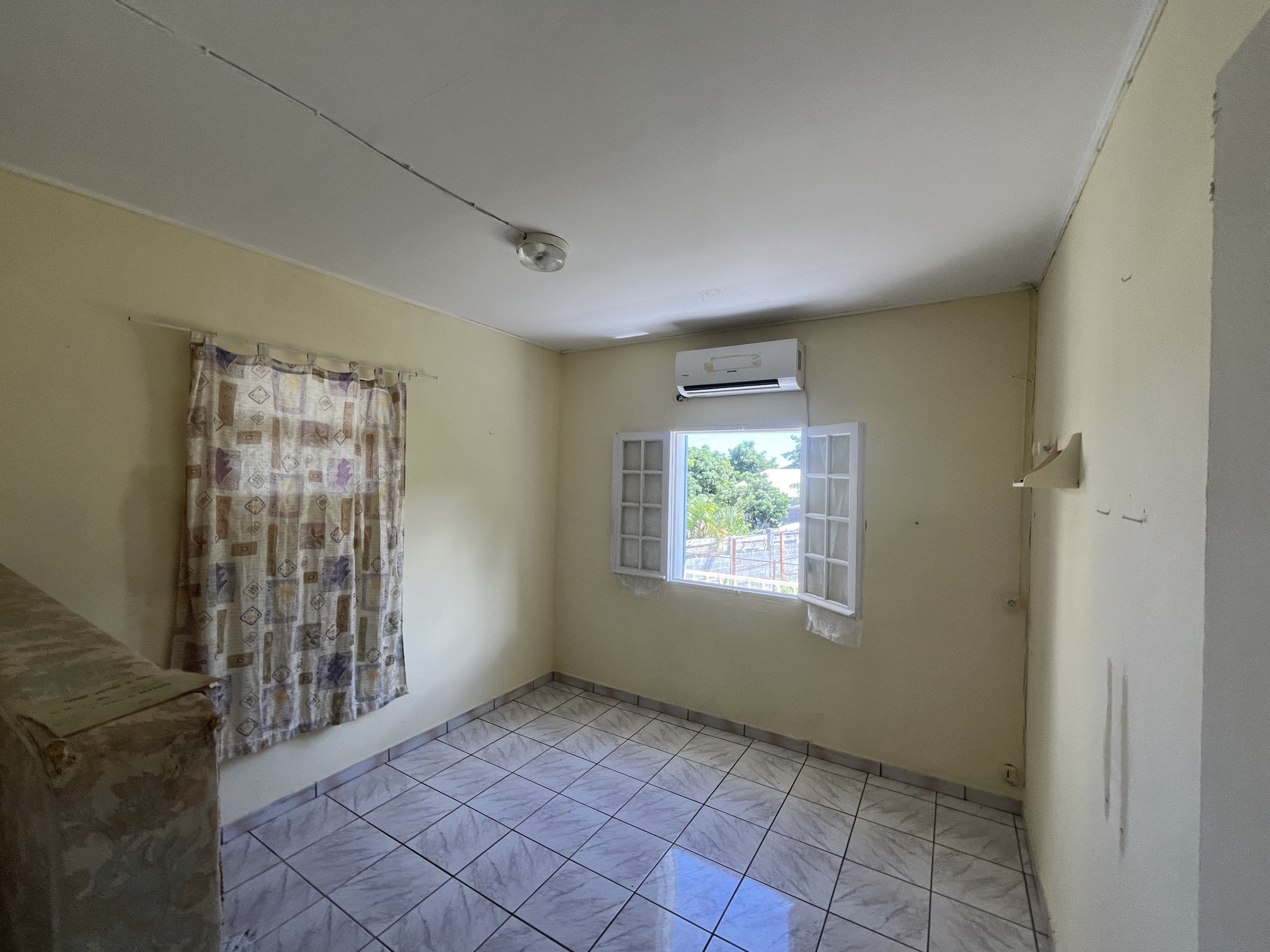 LA POSSESSION (PICHETTE) - MAISON 5 PIECES 127 m2 (terrain de 846m2)