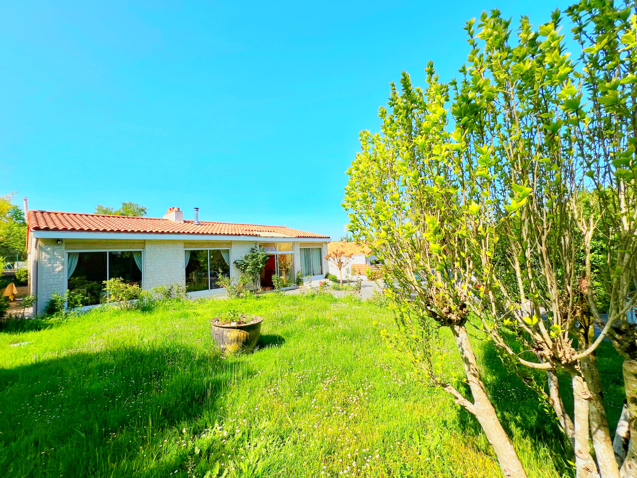 SAINT LIGUAIRE - MAISON T4 PLAIN-PIED AVEC PISCINE