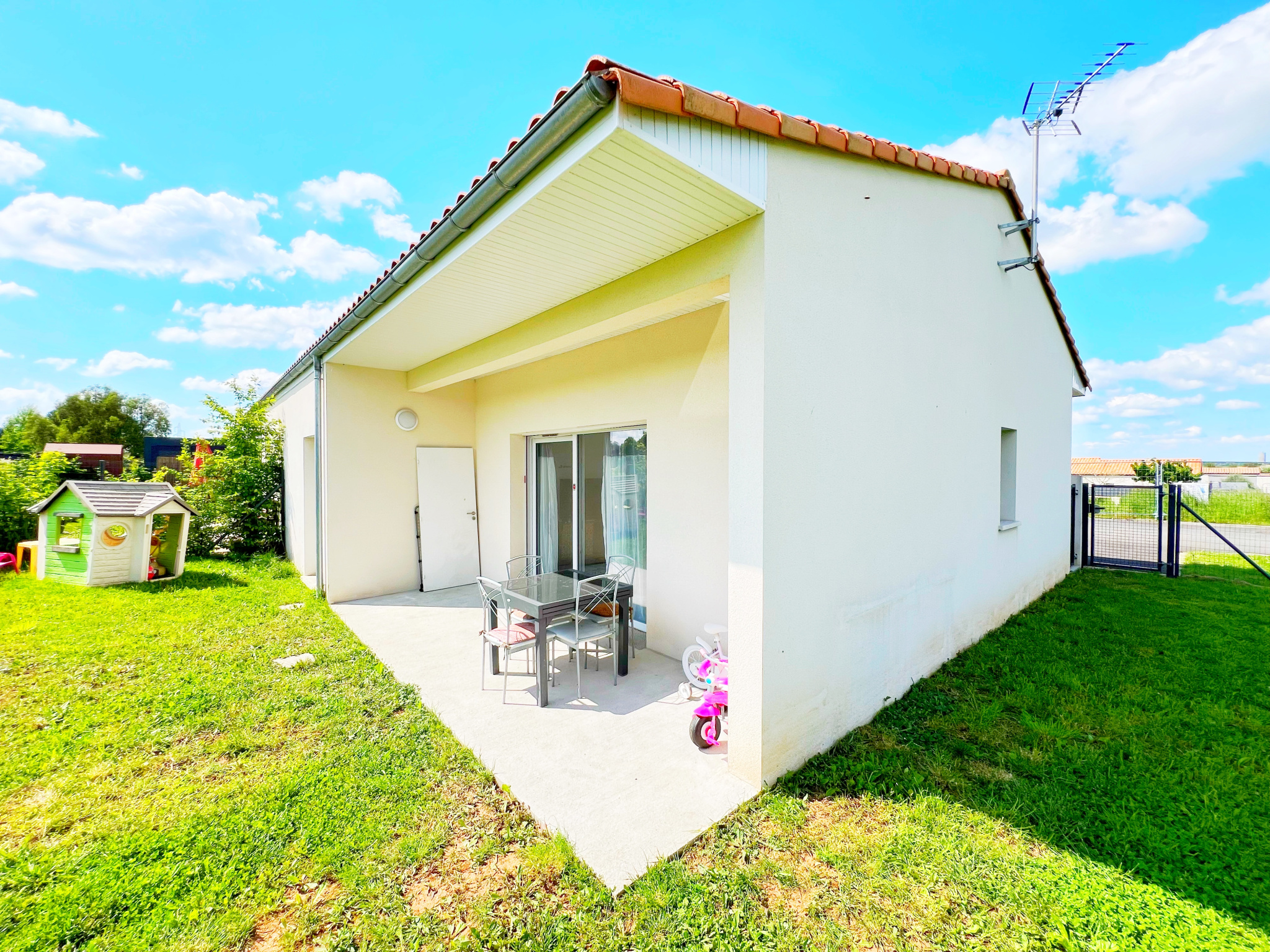 ECHIRÉ - MAISON T4 RÉCENTE