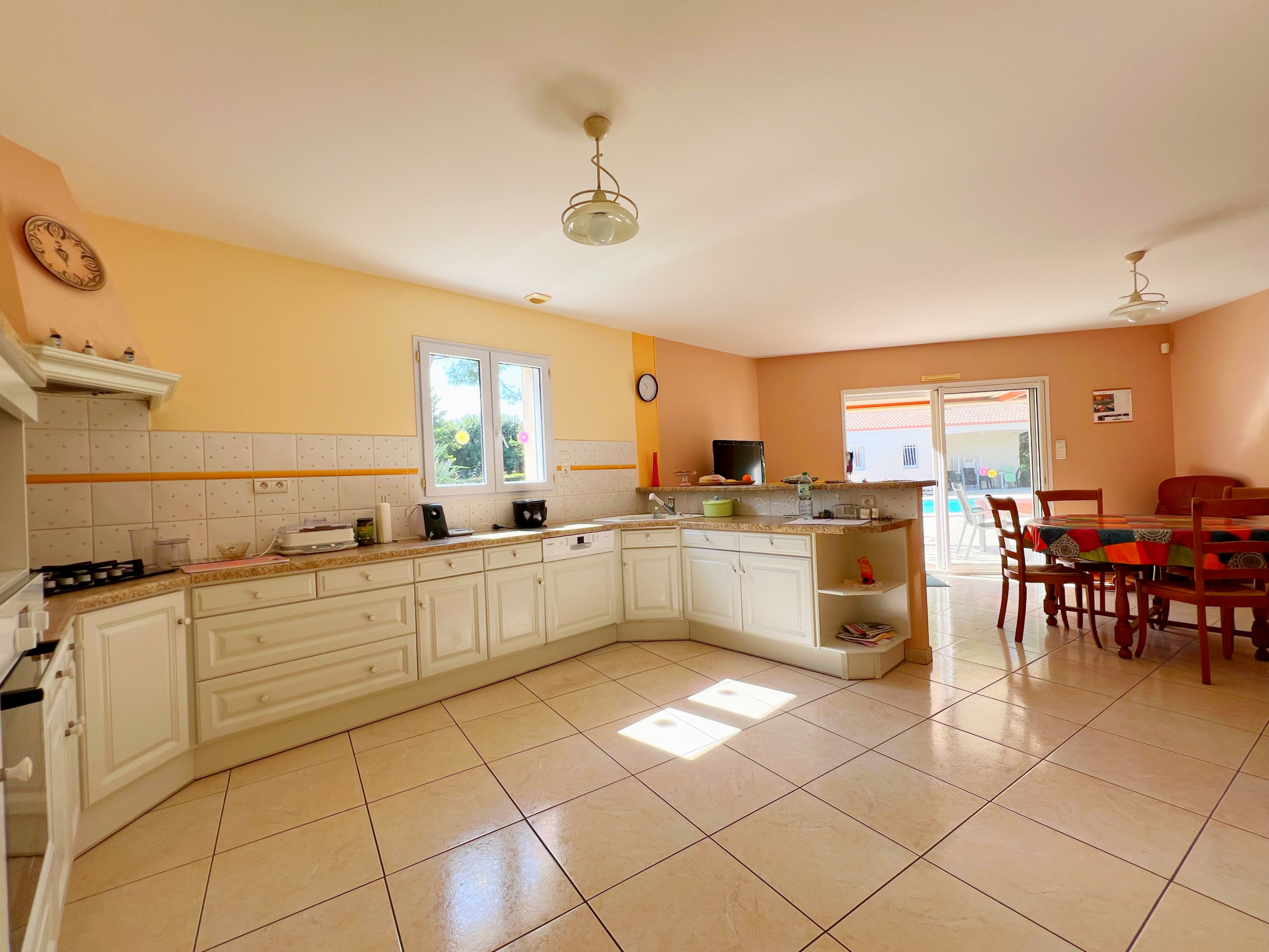 FORS - MAISON DE PLAIN-PIED T5 AVEC PISCINE - terrain divisible