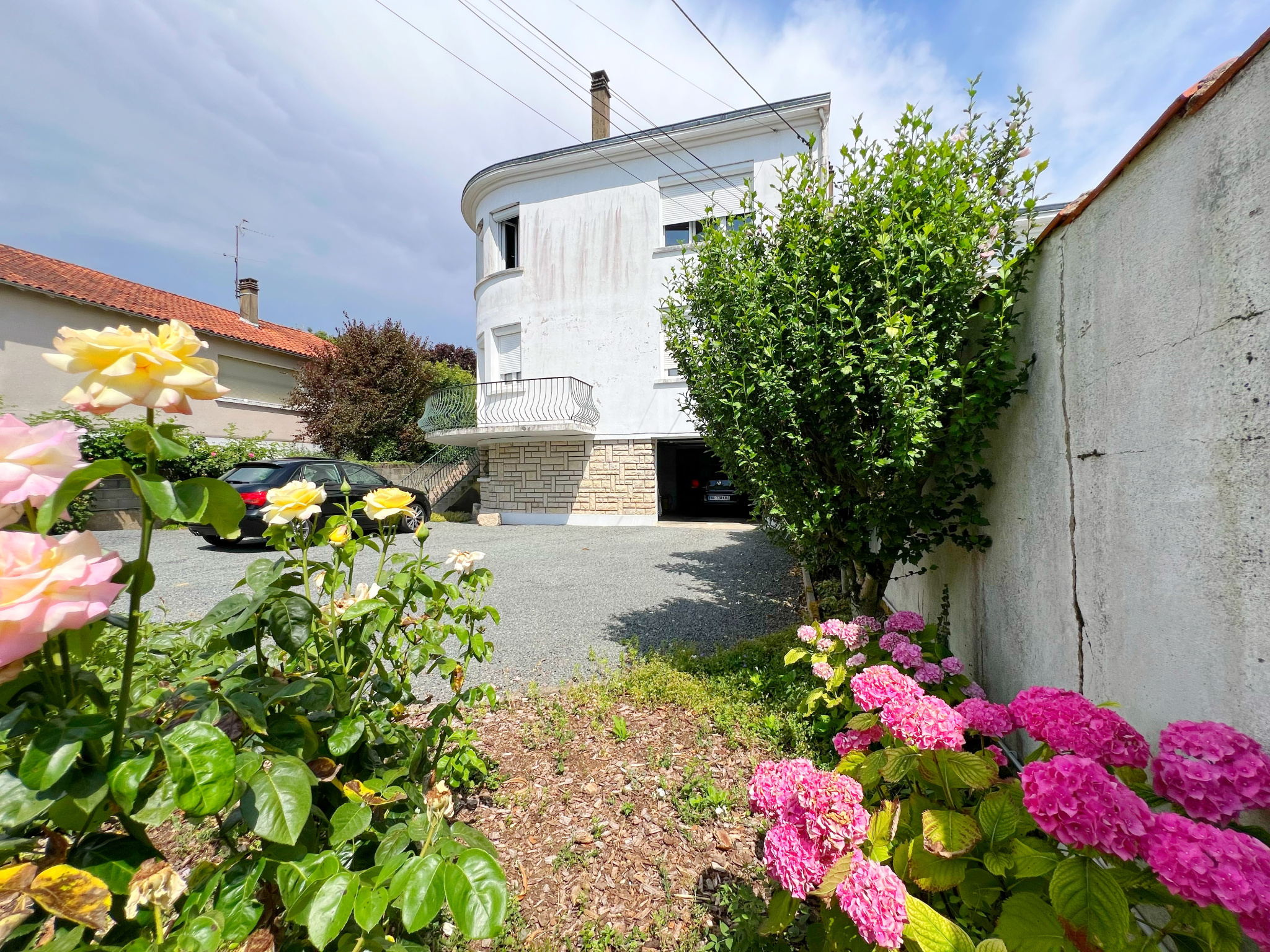 NIORT (avenue Saint-Jean-d'Angély) - MAISON T6 AVEC JARDIN ET GARAGE - pompe à chaleur neuve