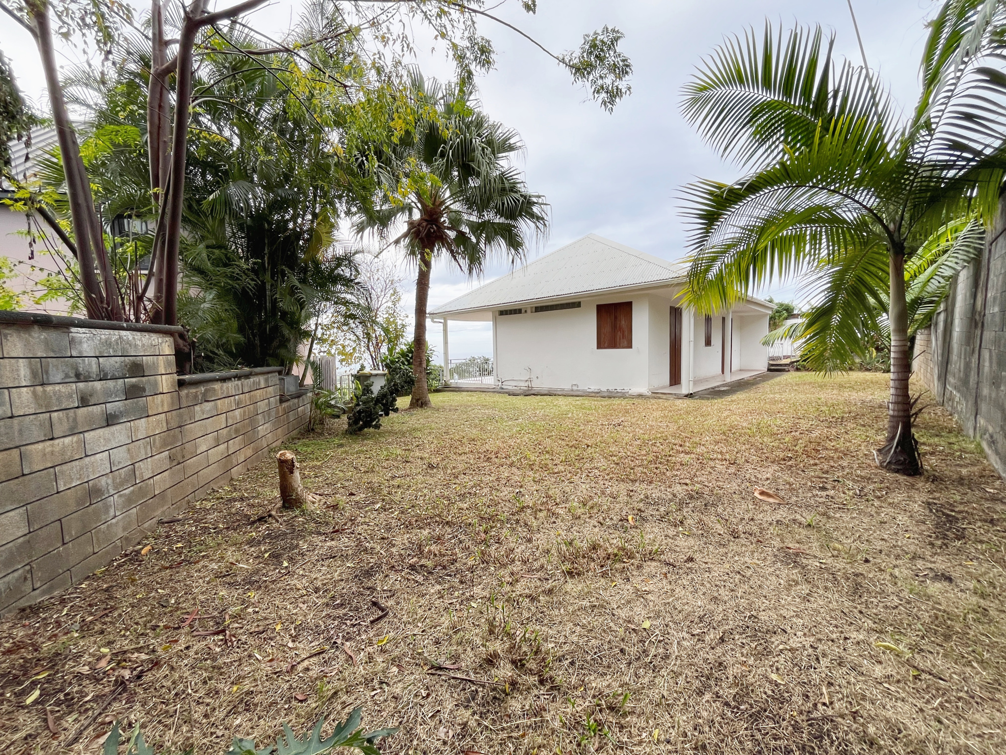 SAINTE MARIE (GRANDE MONTÉE) - MAISON T3 VUE MER ET MONTAGNE (TERRAIN 1 250m2)