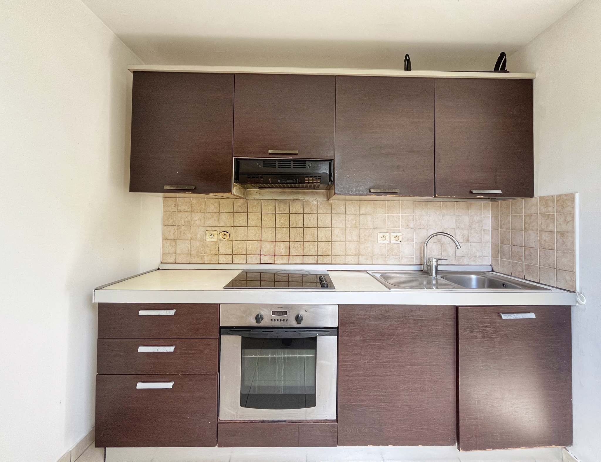 SAINTE CLOTILDE (MOUFIA) - APPARTEMENT T3 LIBRE