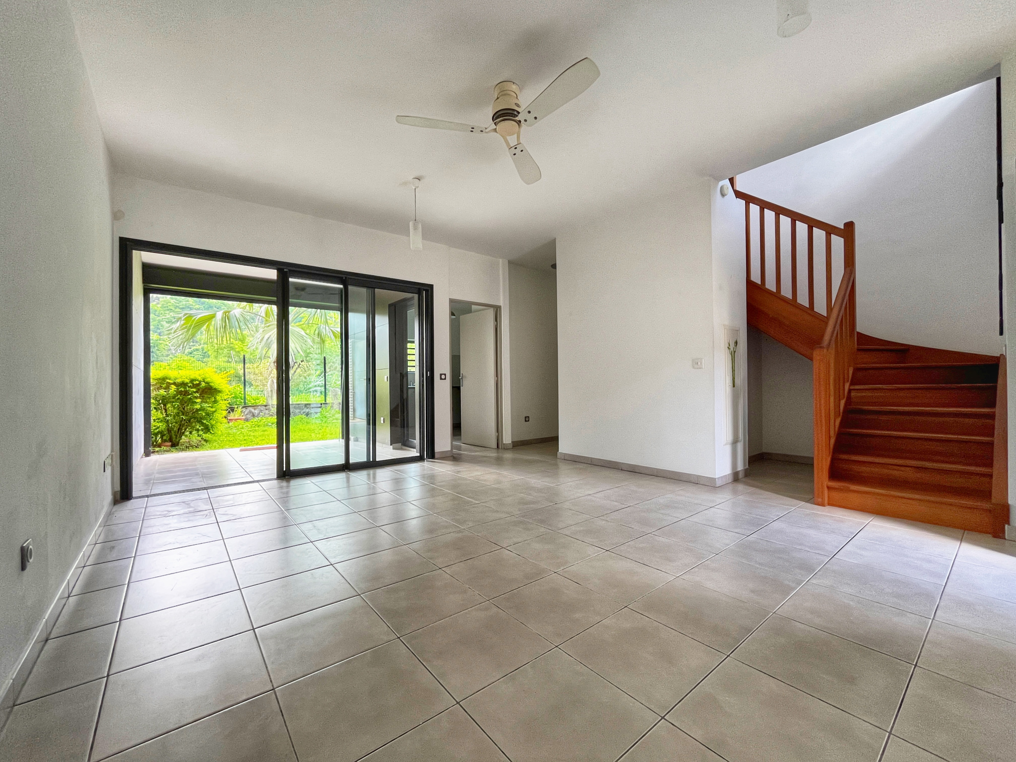 SAINTE-MARIE (BEAUSEJOUR) - LIBRE - T3 AVEC JARDIN ET 2 PARKINGS