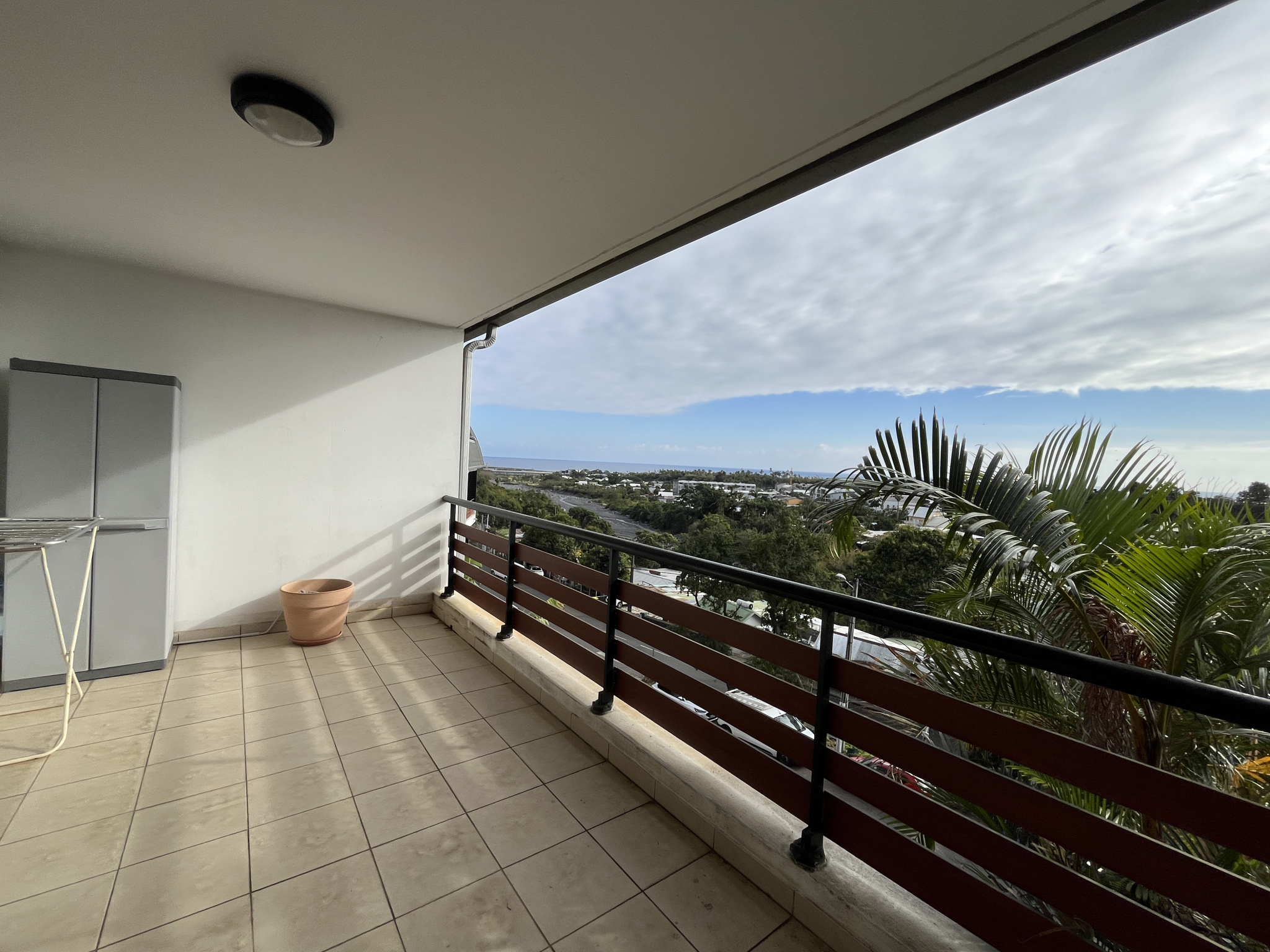 SAINT-DENIS (DOMENJOD) - APPARTEMENT T2 LOUÉ - VUE MER