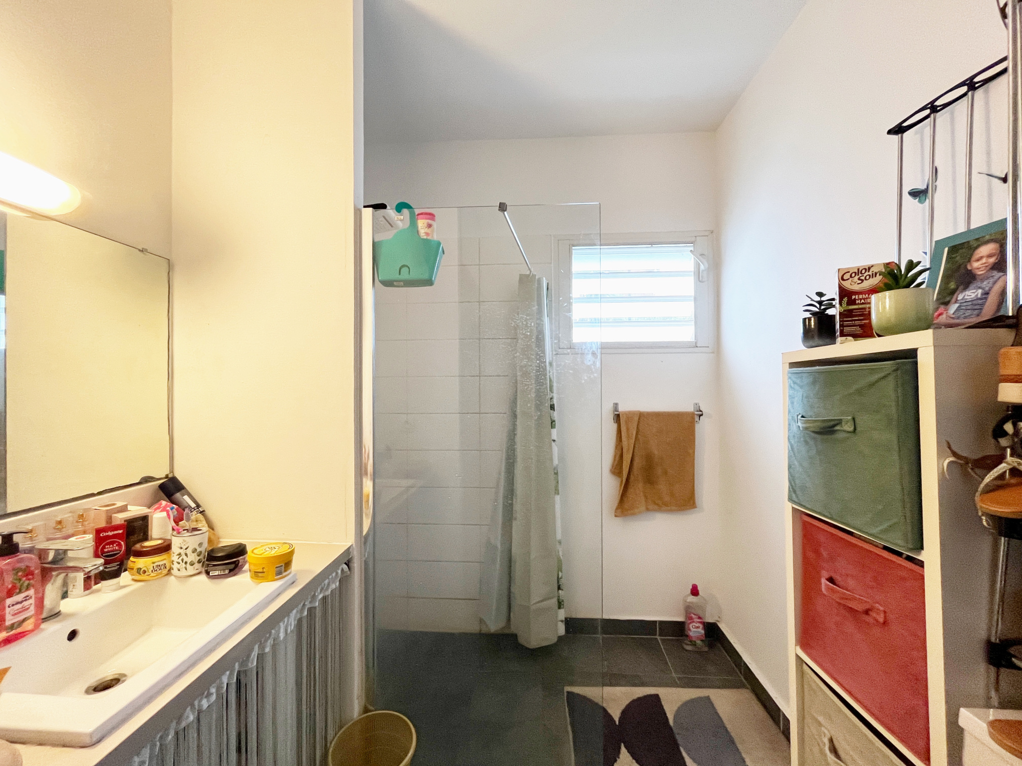 SAINTE CLOTILDE  - APPARTEMENT T2 AVEC 2 JARDINS