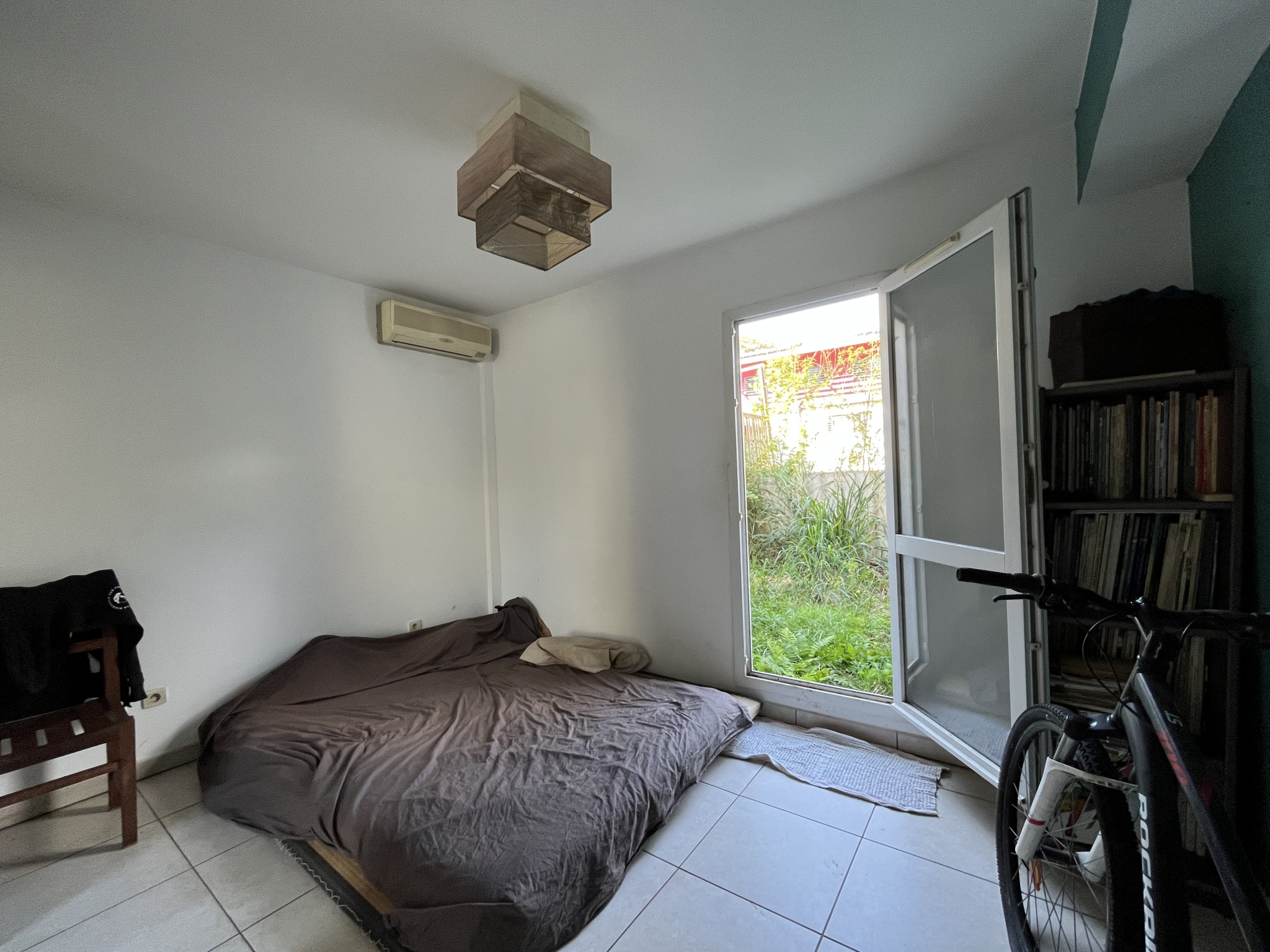 SAINT DENIS (Résidence LES MARQUISES) - T2 avec jardin loué 690€CC