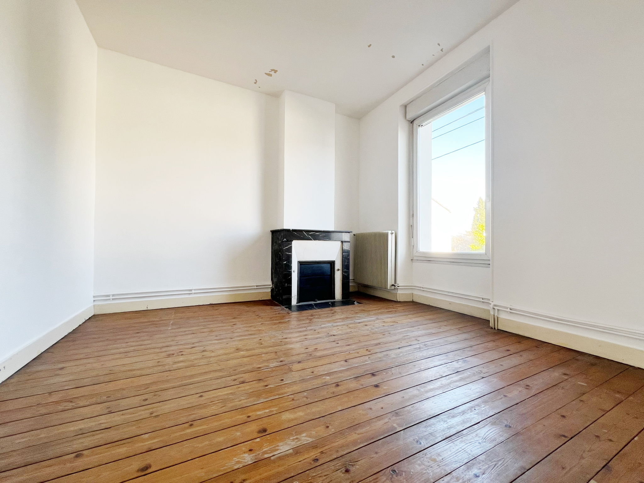 NIORT (CENTRE VILLE) - MAISON T3 AVEC JARDIN