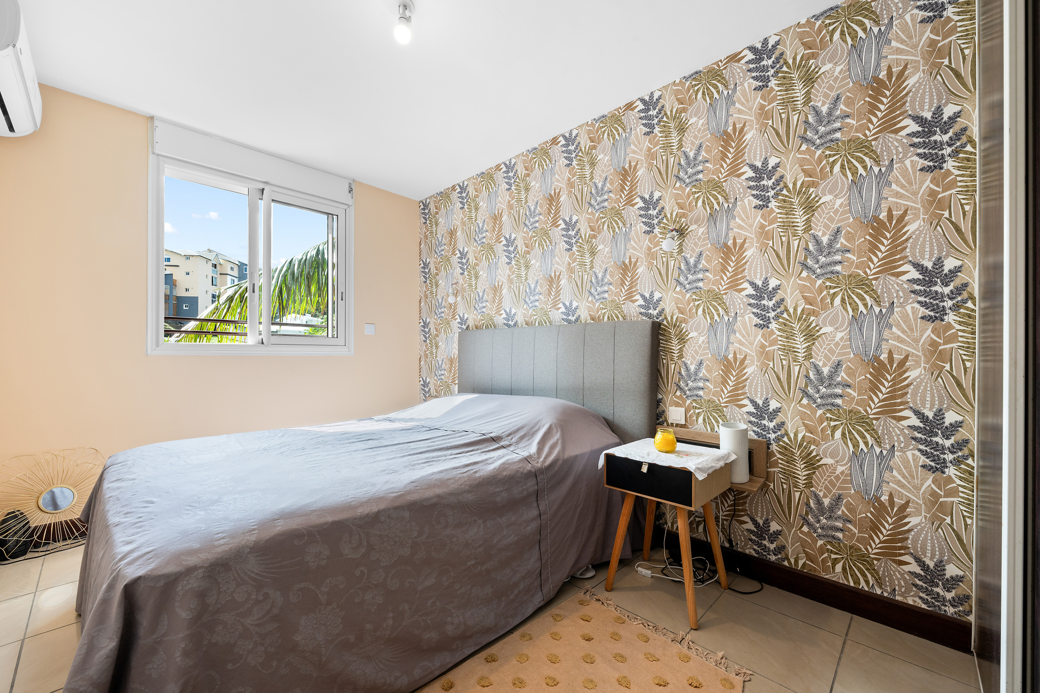 LA POSSESSION (SAINTE-THERESE) - APPARTEMENT RENOVÉ T4 EN DUPLEX