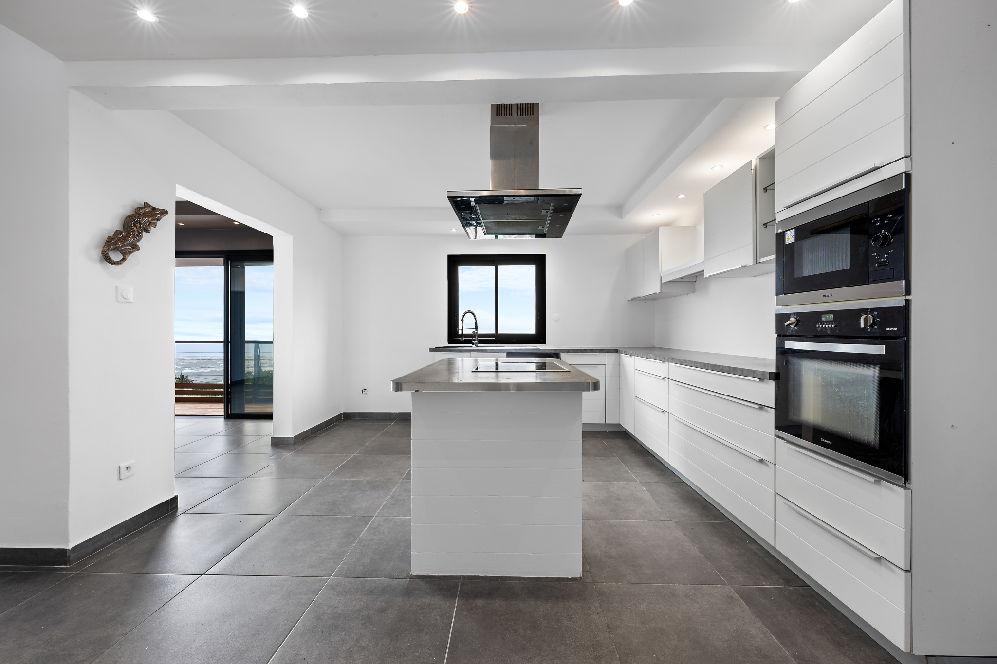 LA POSSESSION (RAVINE A MALHEUR) - EXCLUSIVITE VILLA  241 m2 AVEC PISCINE ET VUE MER