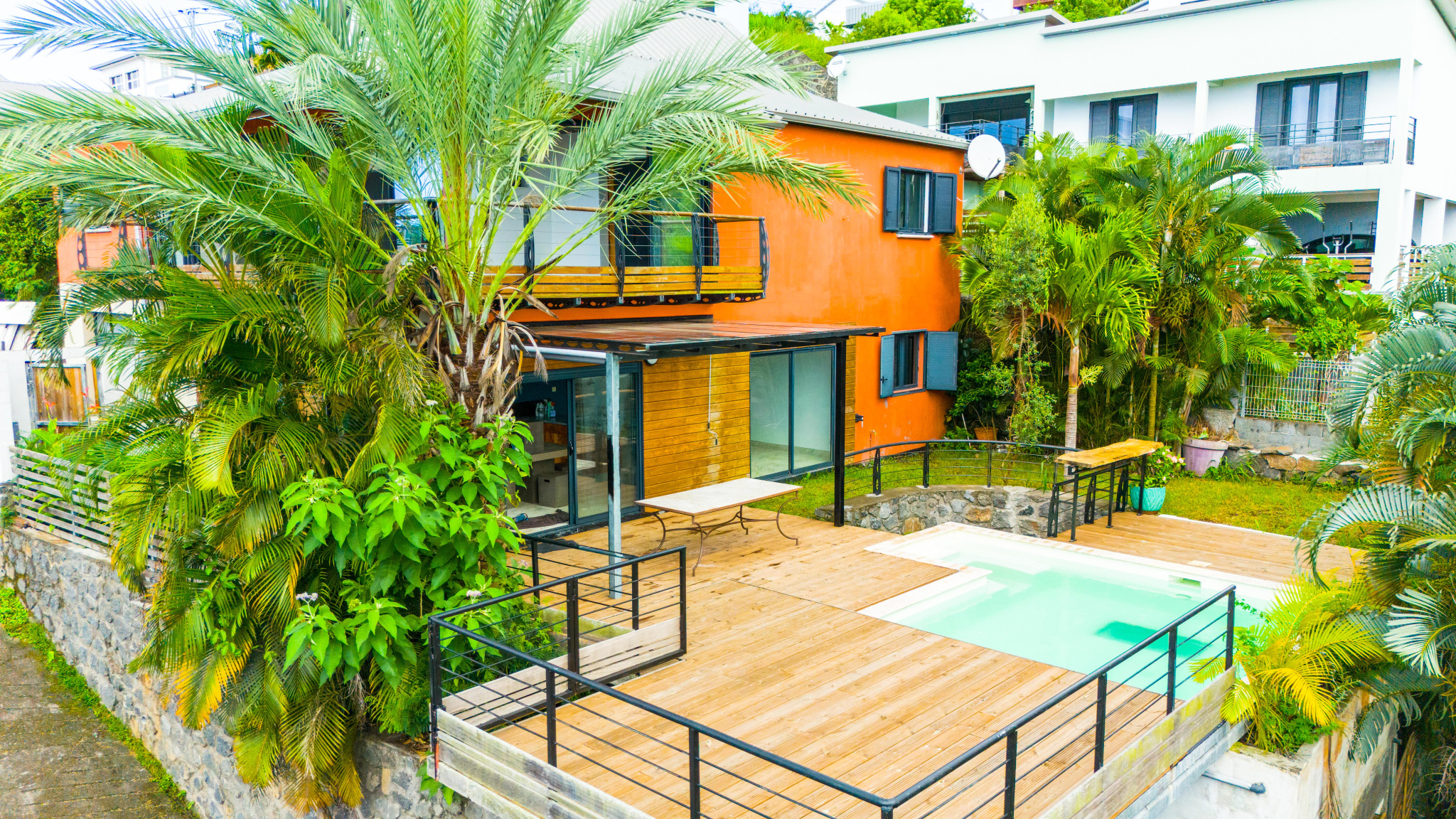 LA POSSESSION (RAVINE A MALHEUR) - EXCLUSIVITE VILLA  241 m2 AVEC PISCINE ET VUE MER