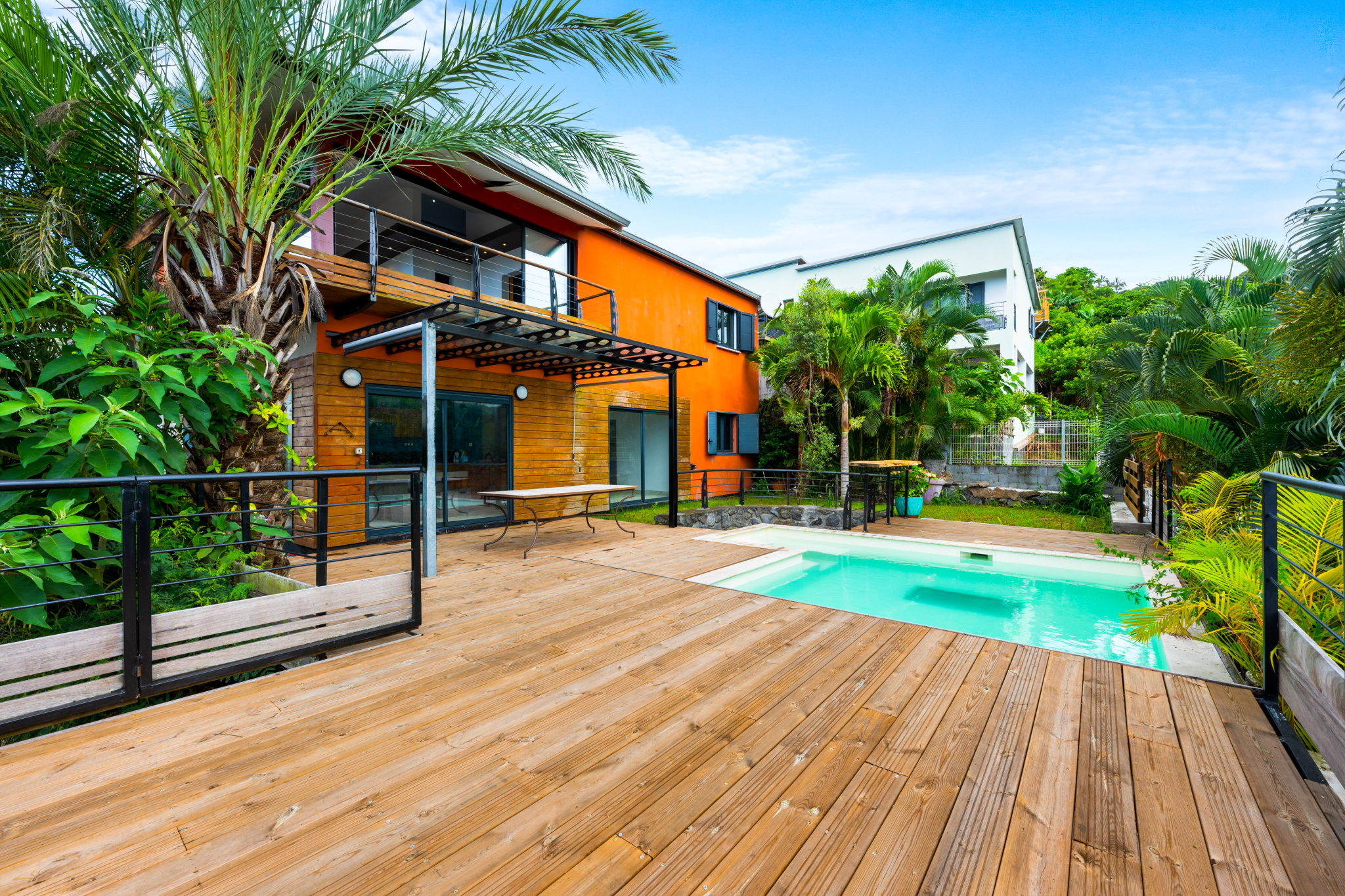 LA POSSESSION (RAVINE A MALHEUR) - EXCLUSIVITE VILLA  241 m2 AVEC PISCINE ET VUE MER