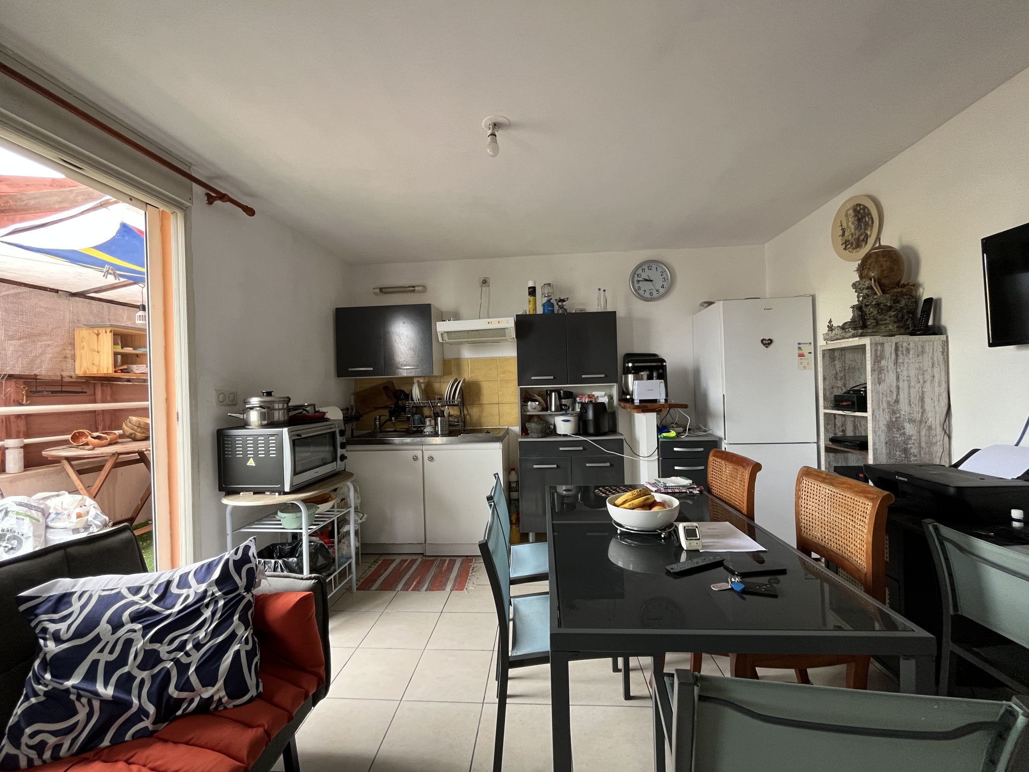 SAINTE CLOTILDE - GRAND STUDIO LOUÉ