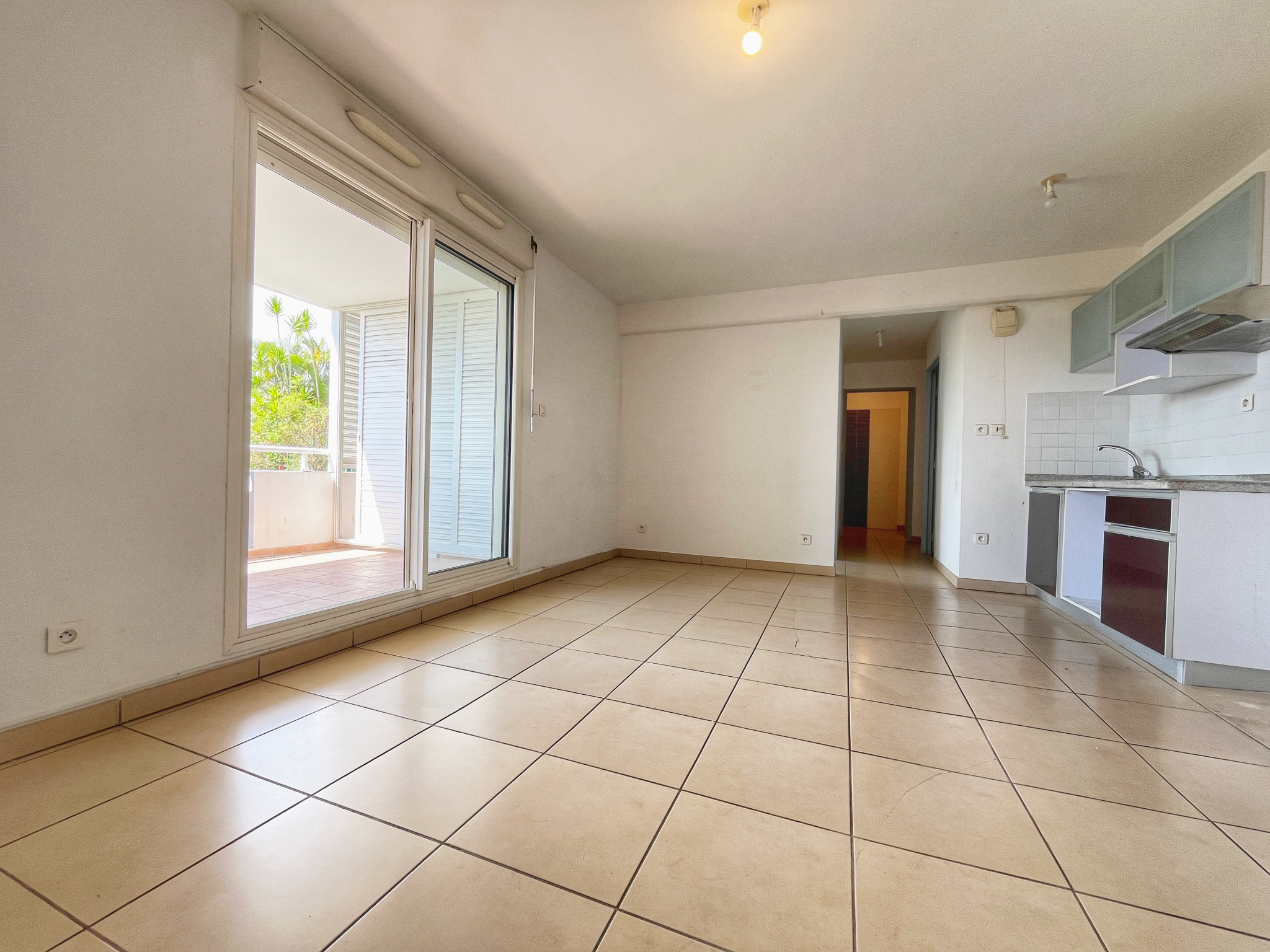 ST DENIS (MONTGAILLARD) - T2 LIBRE VUE MER