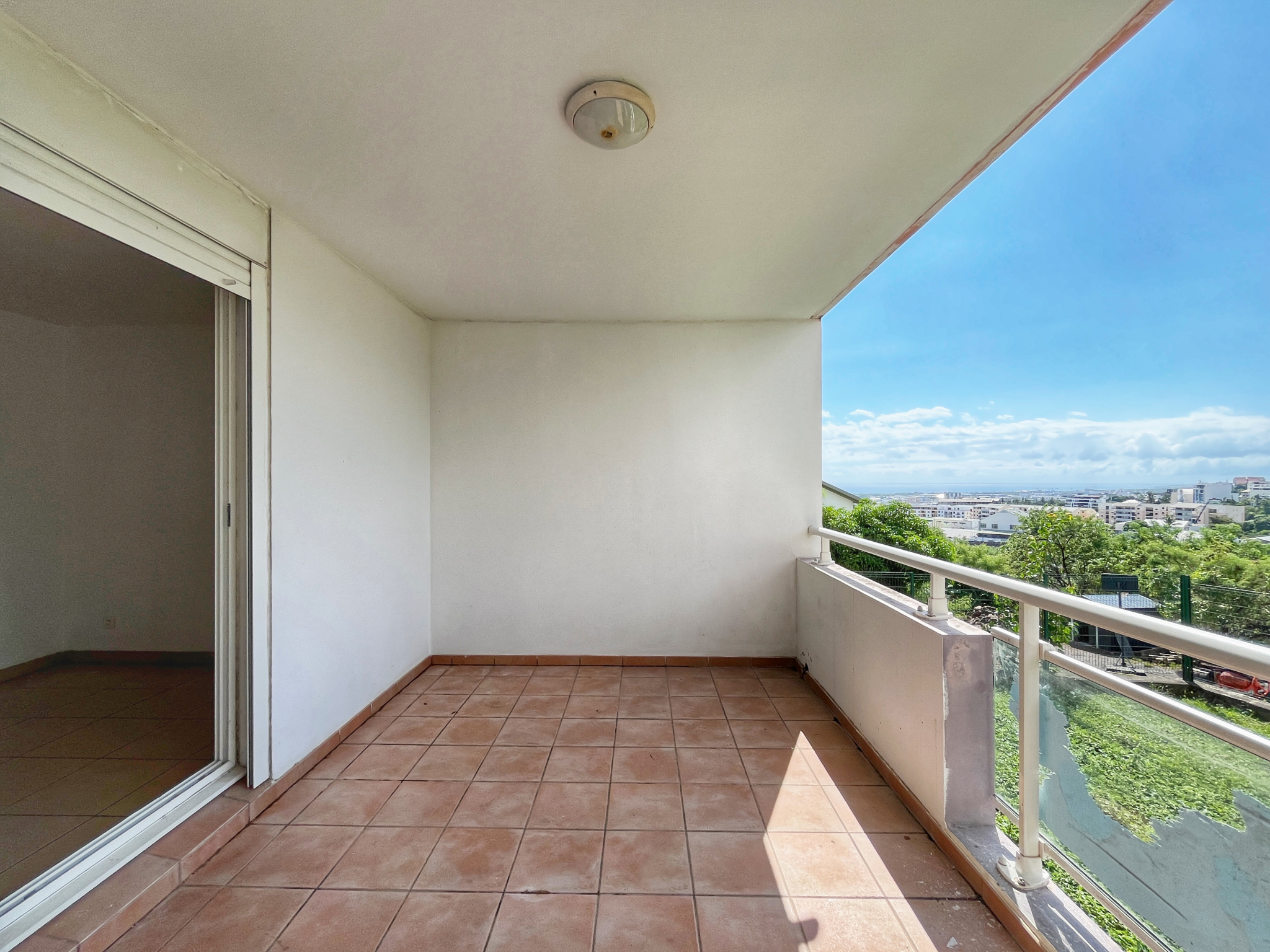 ST DENIS (MONTGAILLARD) - T2 LIBRE VUE MER