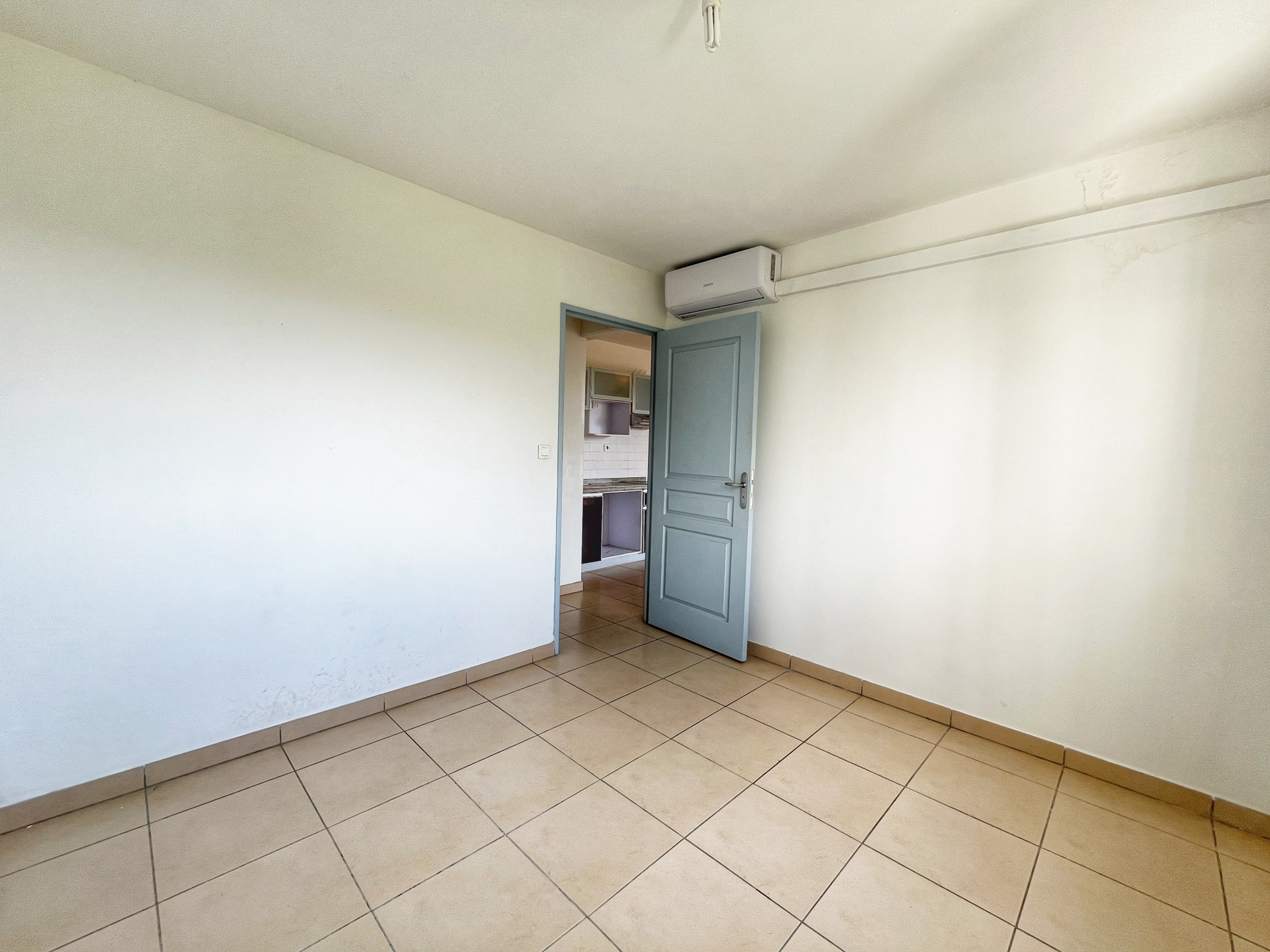 ST DENIS (MONTGAILLARD) - T2 LIBRE VUE MER