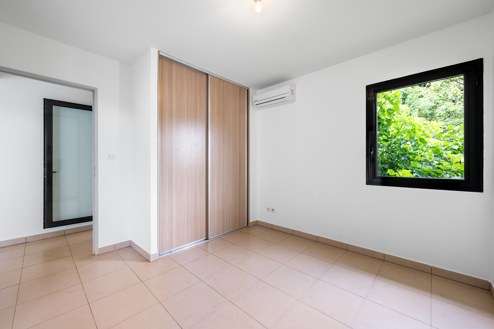 ST DENIS (BAS DE LA BRETAGNE) - APPARTEMENT LIBRE T3 - Résidence TEC TEC - BOX 2 Véhicules