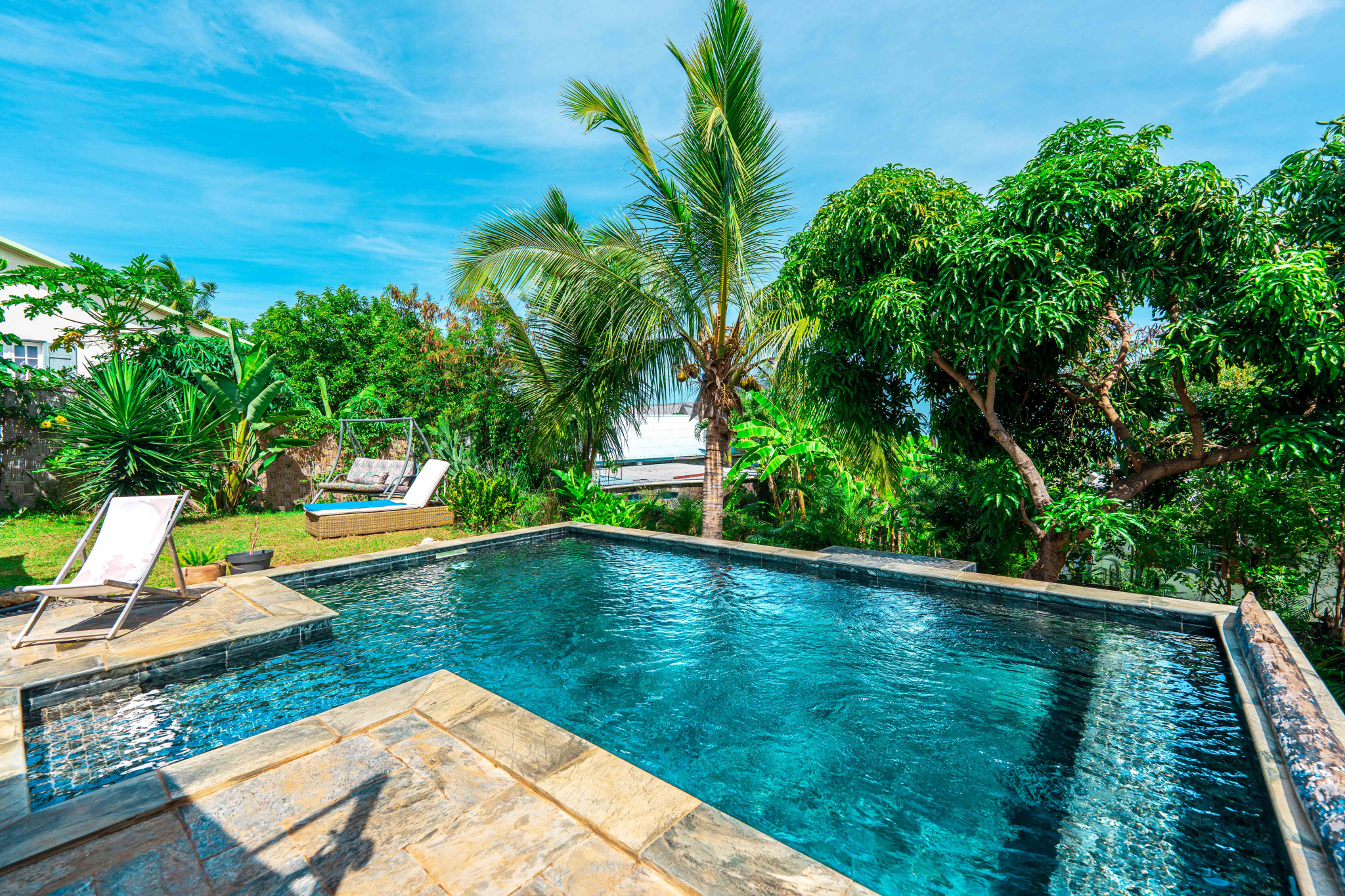 SAINT PAUL MAGNIFIQUE VILLA AVEC PISCINE + 2 LOGEMENTS INDEPENDANTS (QUARTIER LA PLAINE)