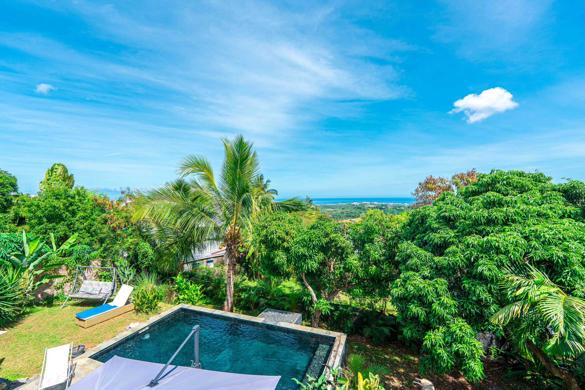 SAINT PAUL MAGNIFIQUE VILLA AVEC PISCINE + 2 LOGEMENTS INDEPENDANTS (QUARTIER LA PLAINE)