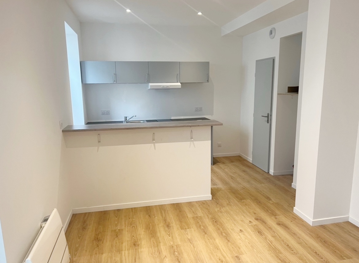 BORDEAUX - T2 EN RDC LIBRE