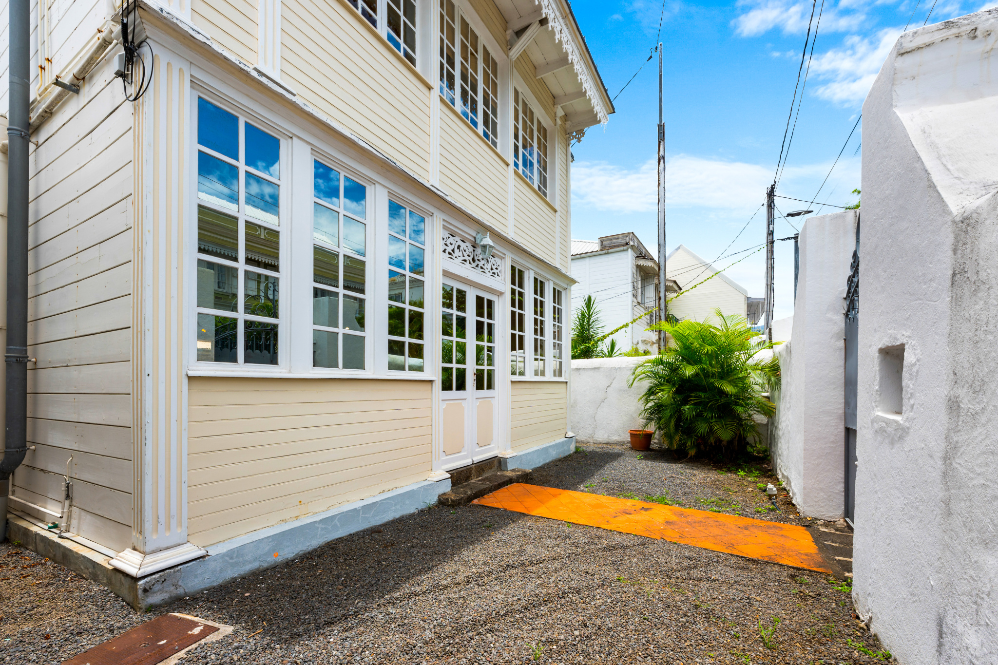 SAINT DENIS (CARRÉ D'OR) - MAISON CRÉOLE COUP DE COEUR