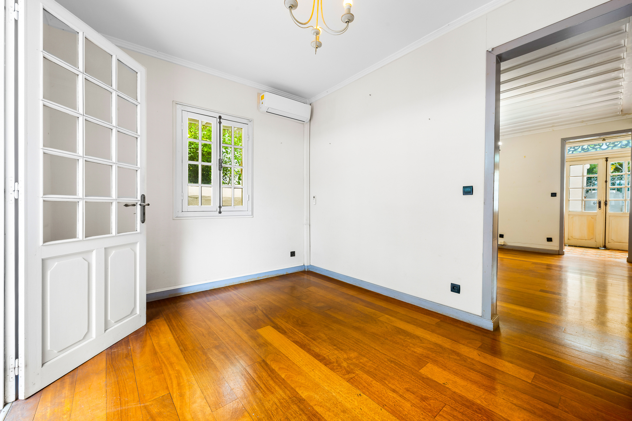 SAINT DENIS (CARRÉ D'OR) - MAISON CRÉOLE COUP DE COEUR