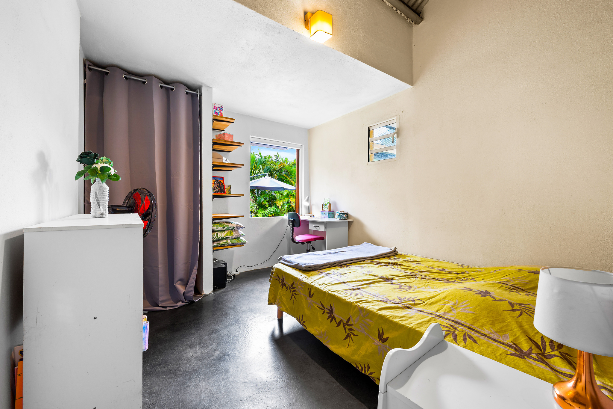 STE MARIE (BEAUSEJOUR/BOIS ROUGE) - MAISON D'ARCHITECTE T4/5 PLAIN-PIED AVEC PISCINE