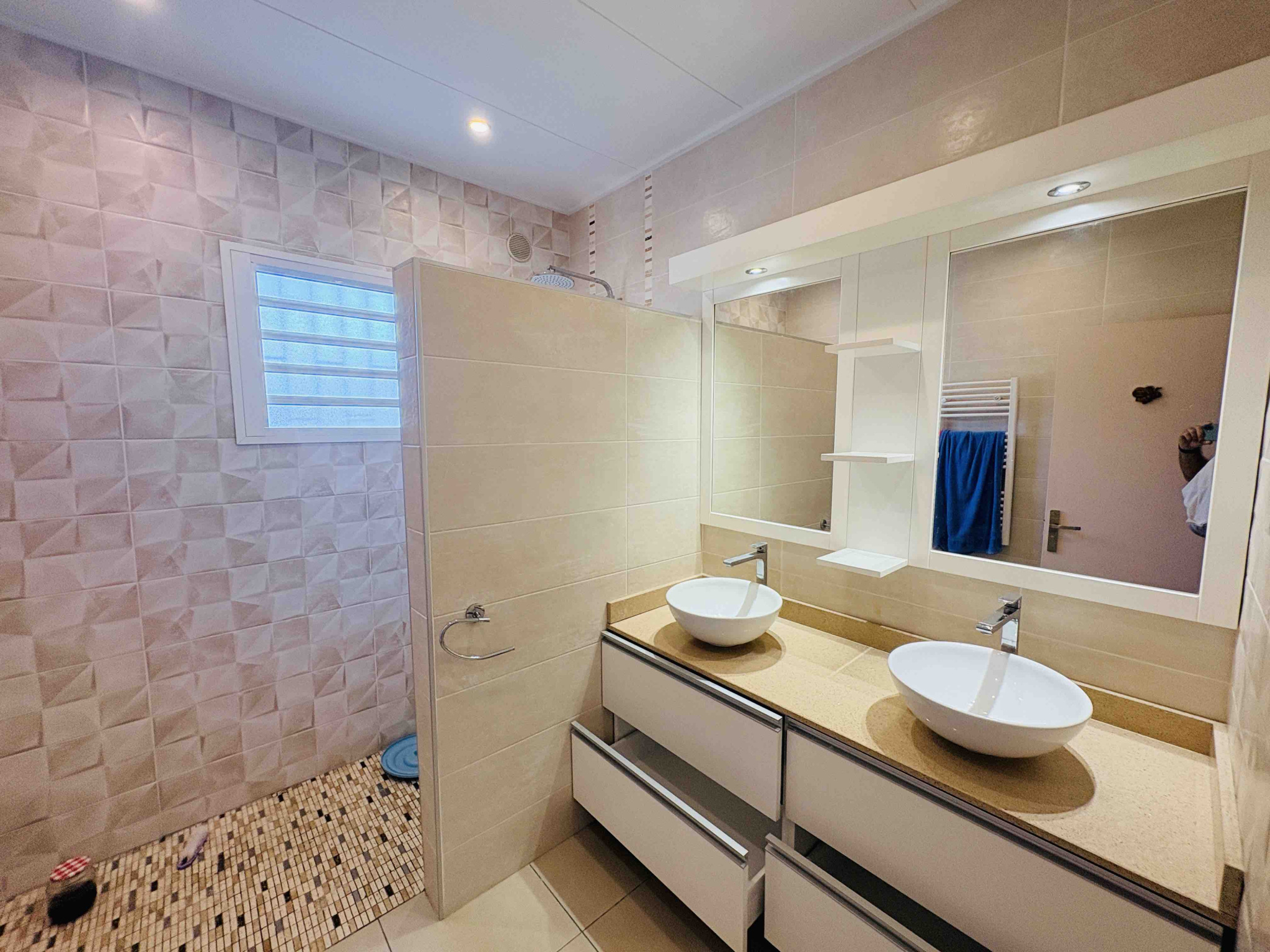 LA POSSESSION (SAINTE THERESE) - LOCATION MAISON T5 PLAIN-PIED AVEC GRAND JARDIN