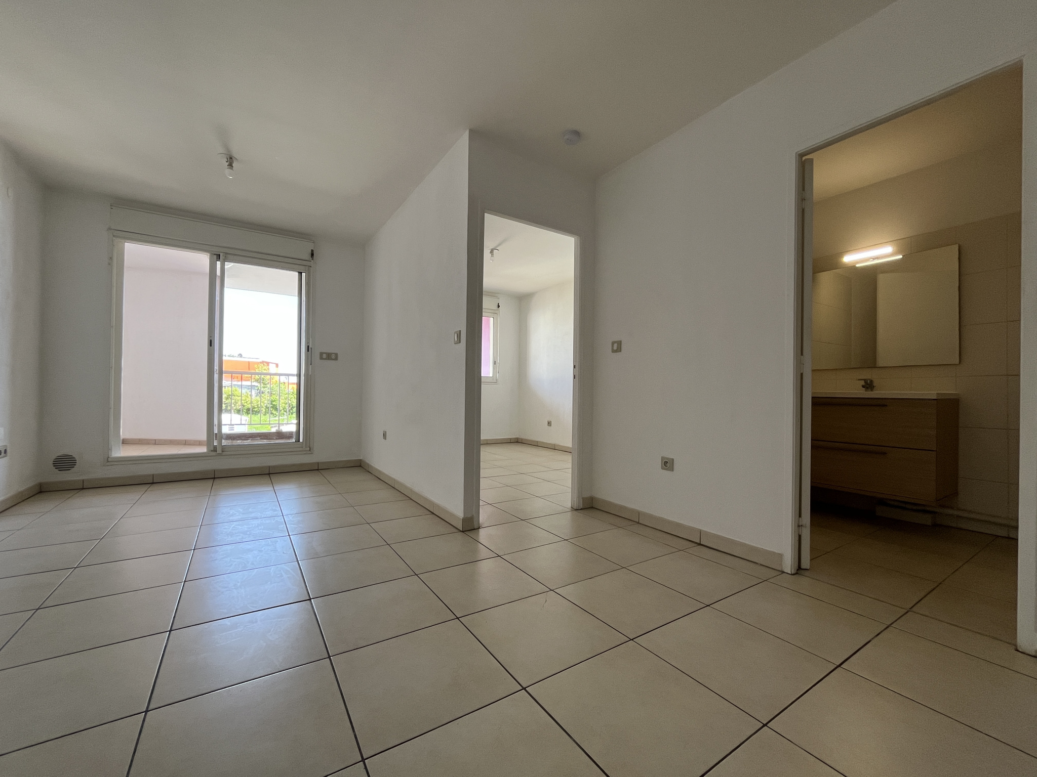 T2 LIBRE - Proche FAC - Vue mer - dernier étage