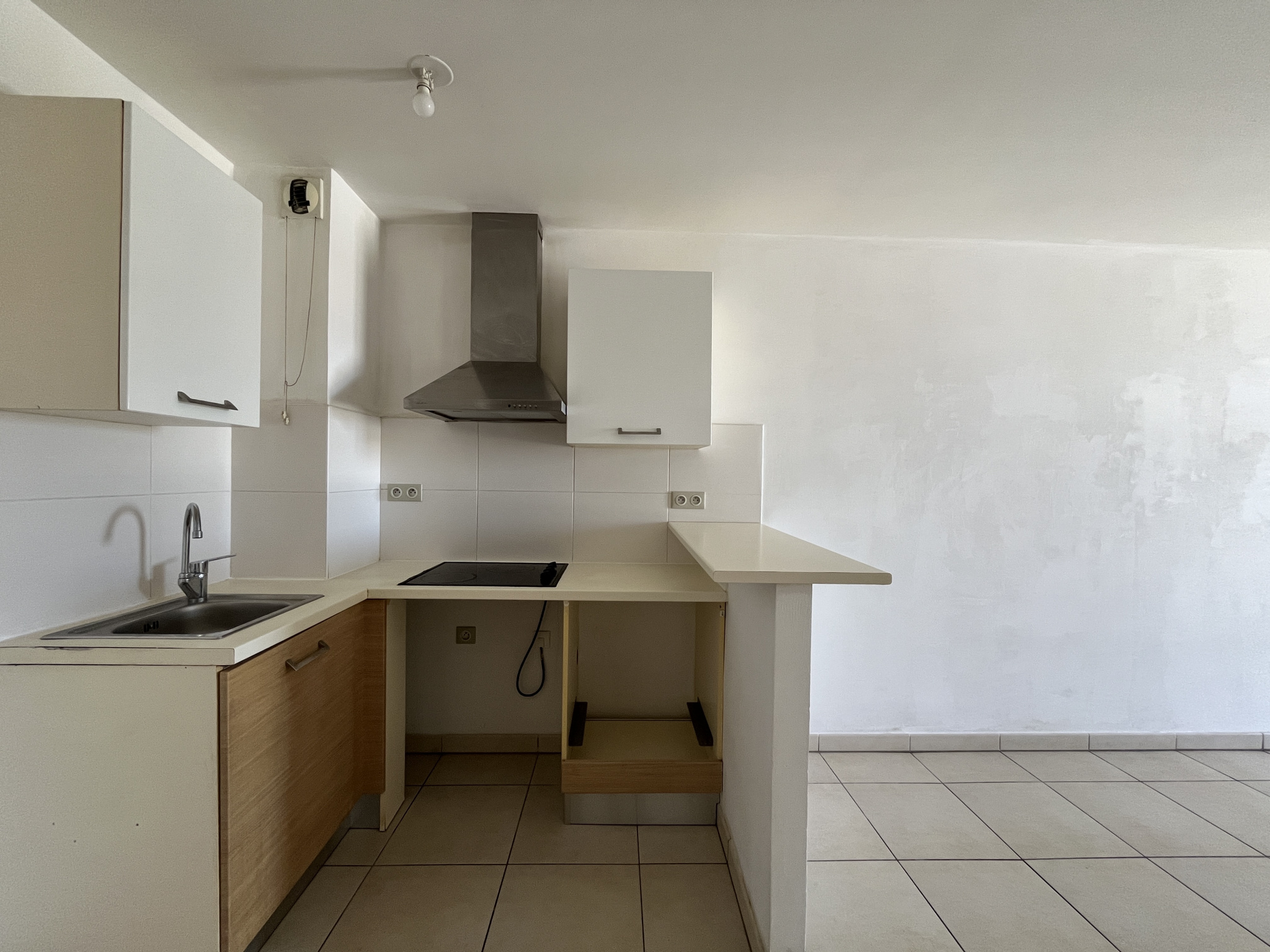 T2 LIBRE - Proche FAC - Vue mer - dernier étage