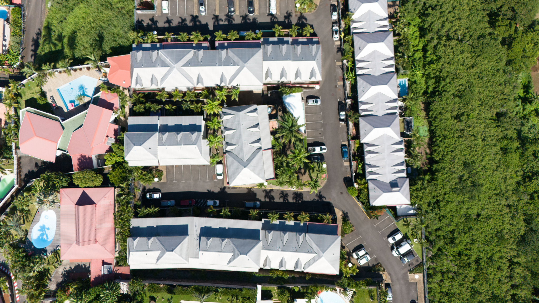 LA POSSESSION (BOEUF MORT) - STUDIO AVEC JARDIN DANS RESIDENCE SECURISEE