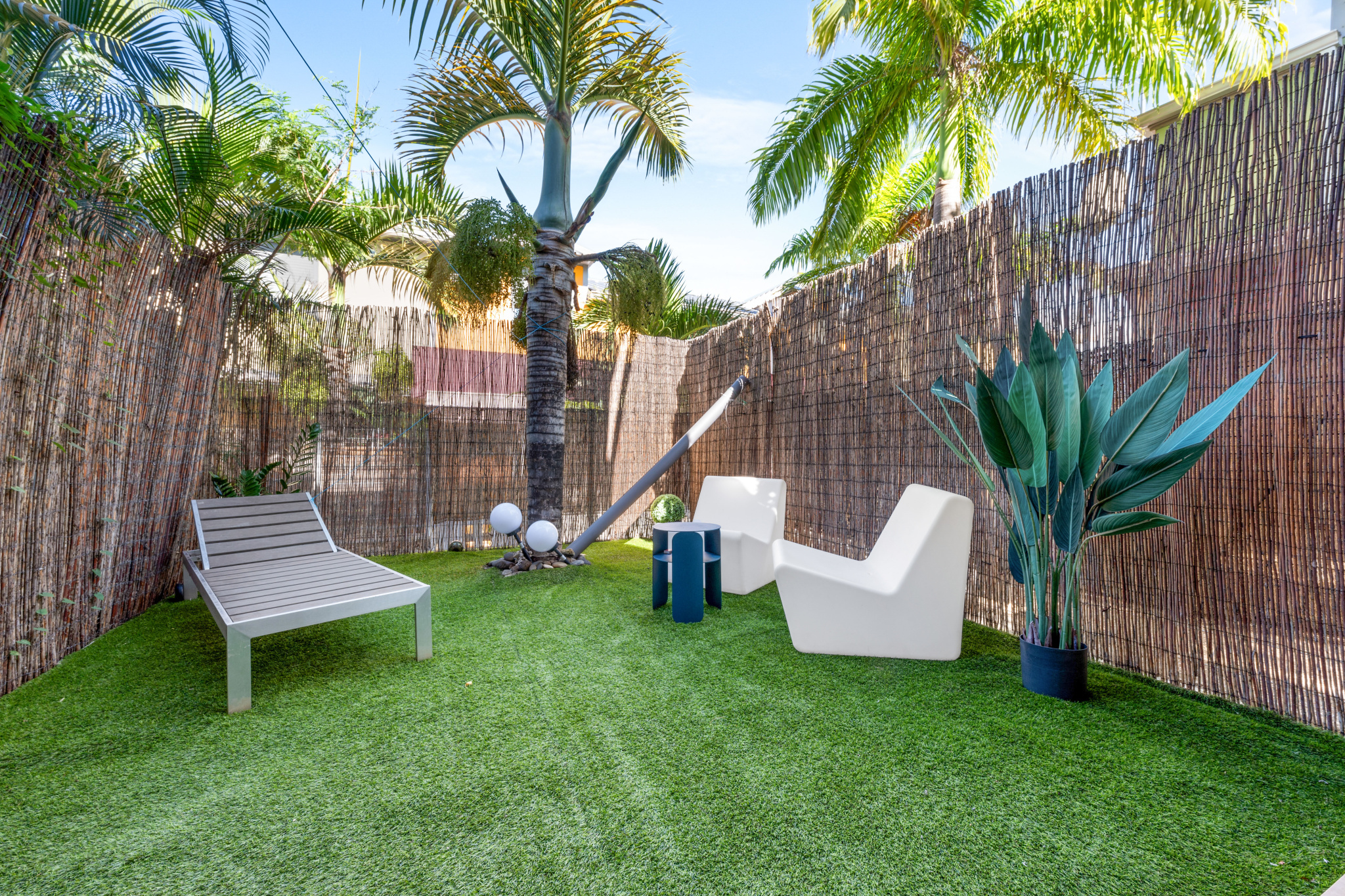 LA POSSESSION (BOEUF MORT) - STUDIO AVEC JARDIN DANS RESIDENCE SECURISEE