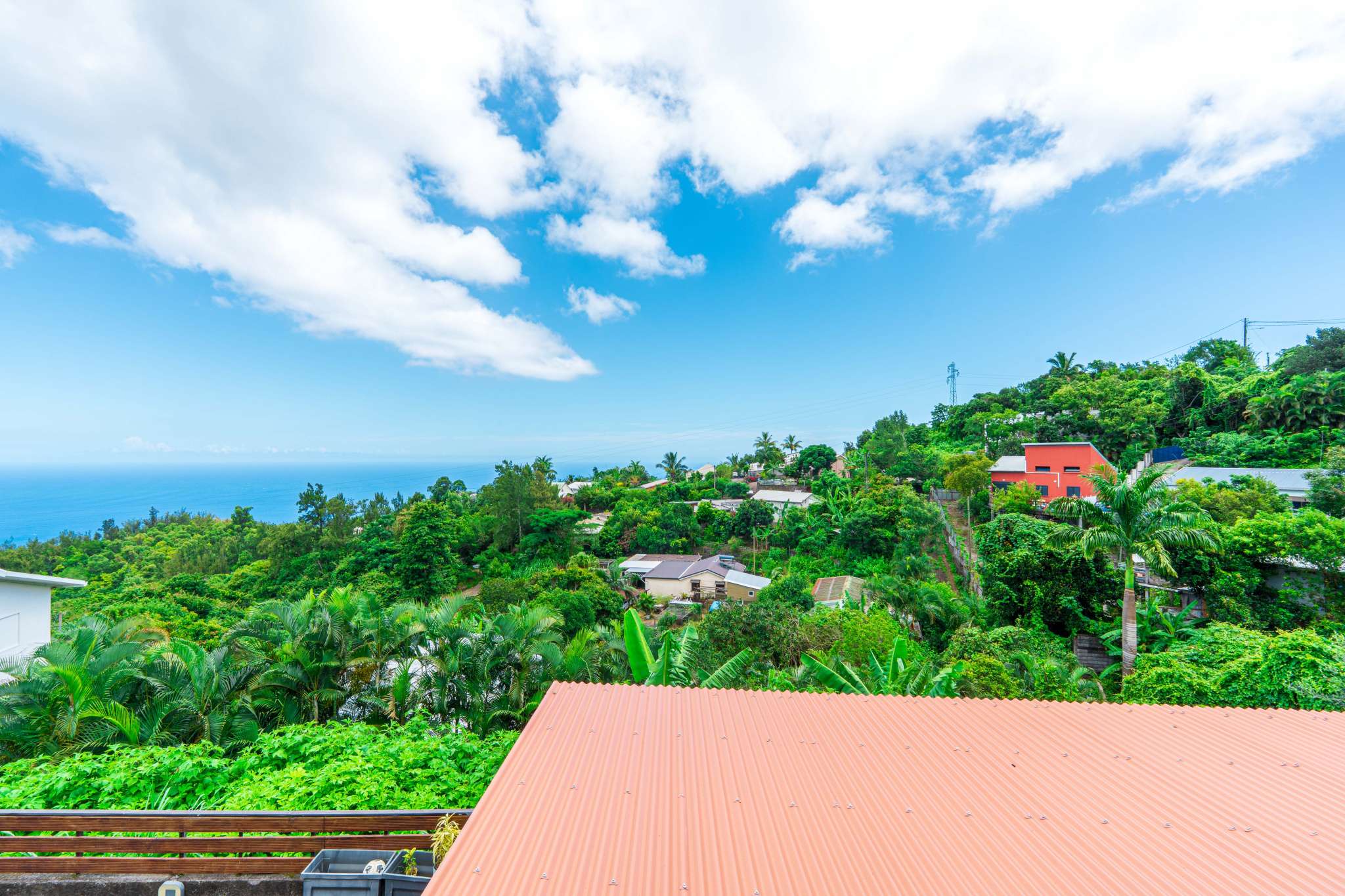 EXCLUSIVITE VILLA T5/6 A LA POSSESSION (Ravine à malheur)