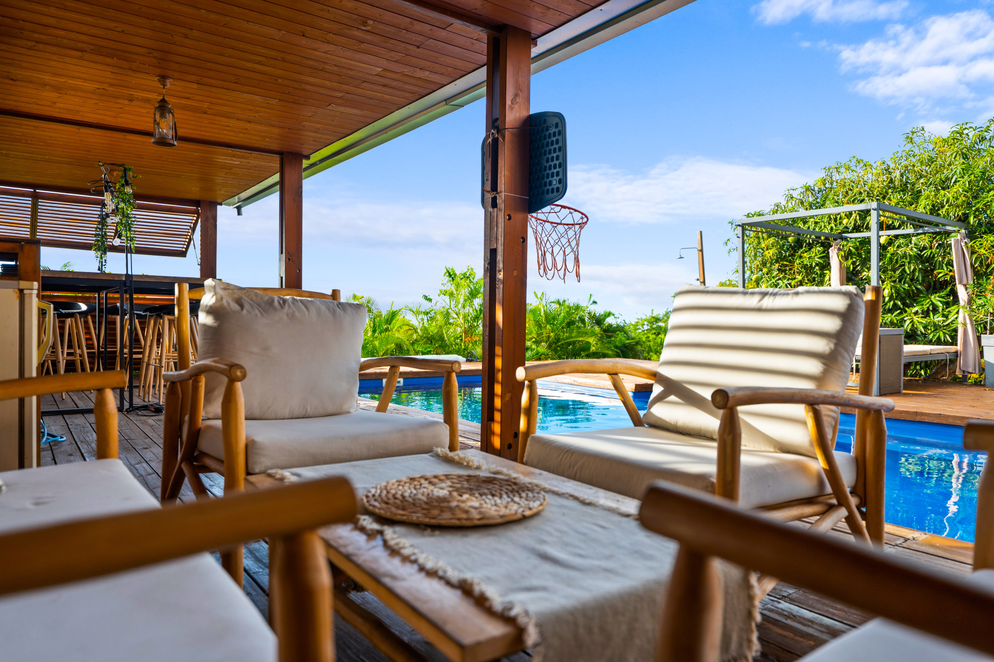 LA POSSESSION (MOULIN JOLI) - RARE SUR SECTEUR VILLA AVEC PISCINE CHAUFFÉE