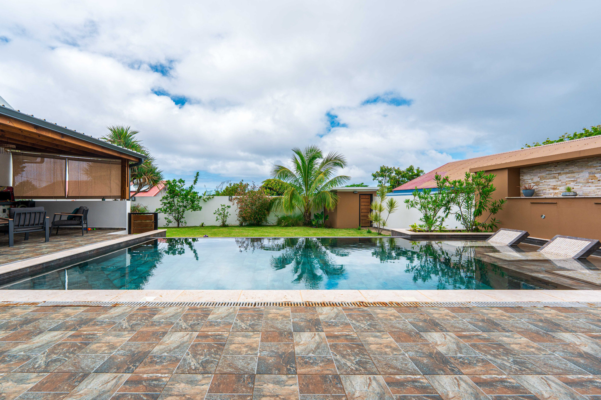 SAINT JOSEPH - MAGNIFIQUE VILLA 126 m2 AVEC PISCINE TERRAIN 1 066 m2