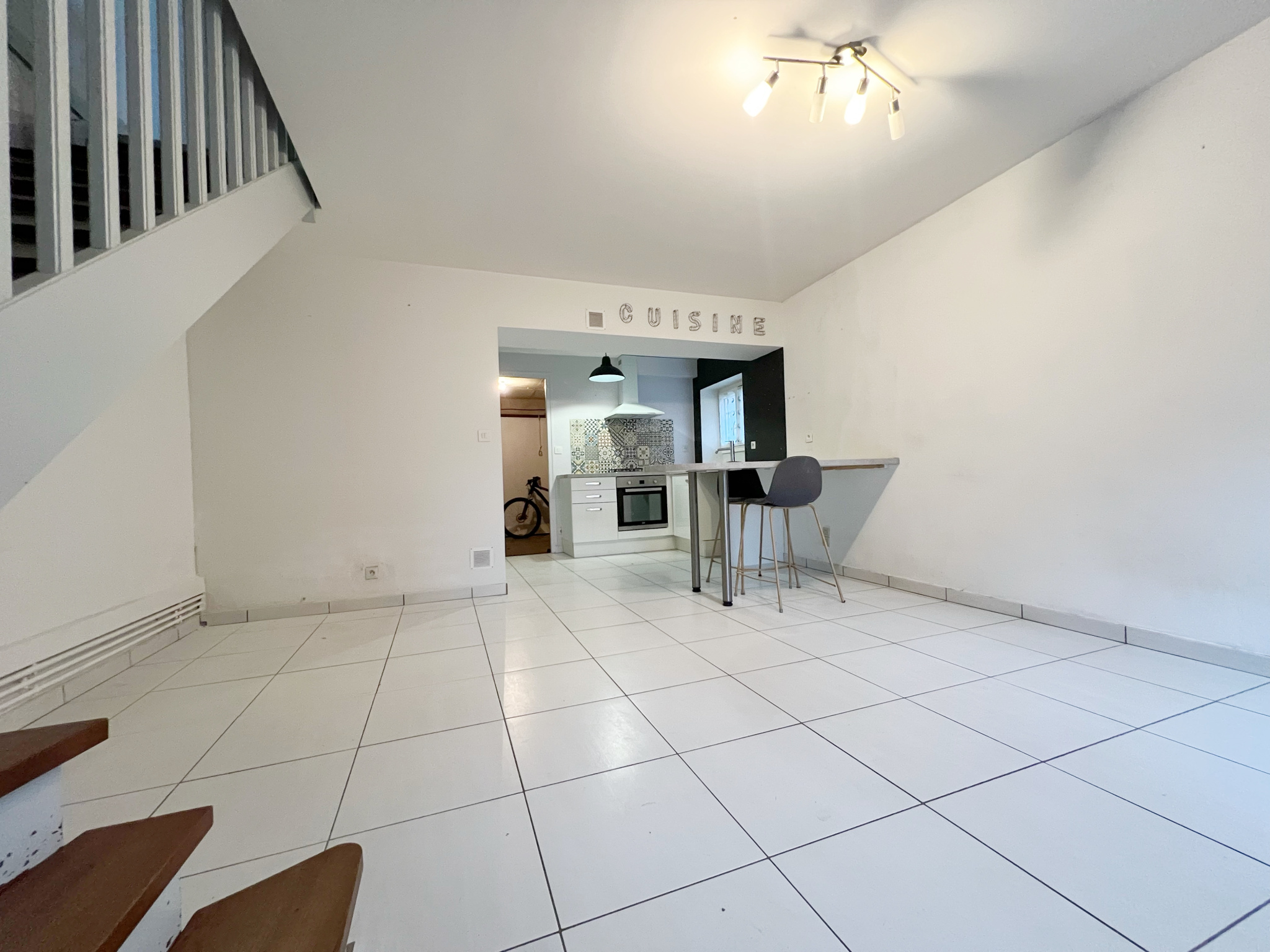 MAISON DE VILLE  RUE DE RIBRAY - NIORT 3 CHAMBRES ET GARAGE