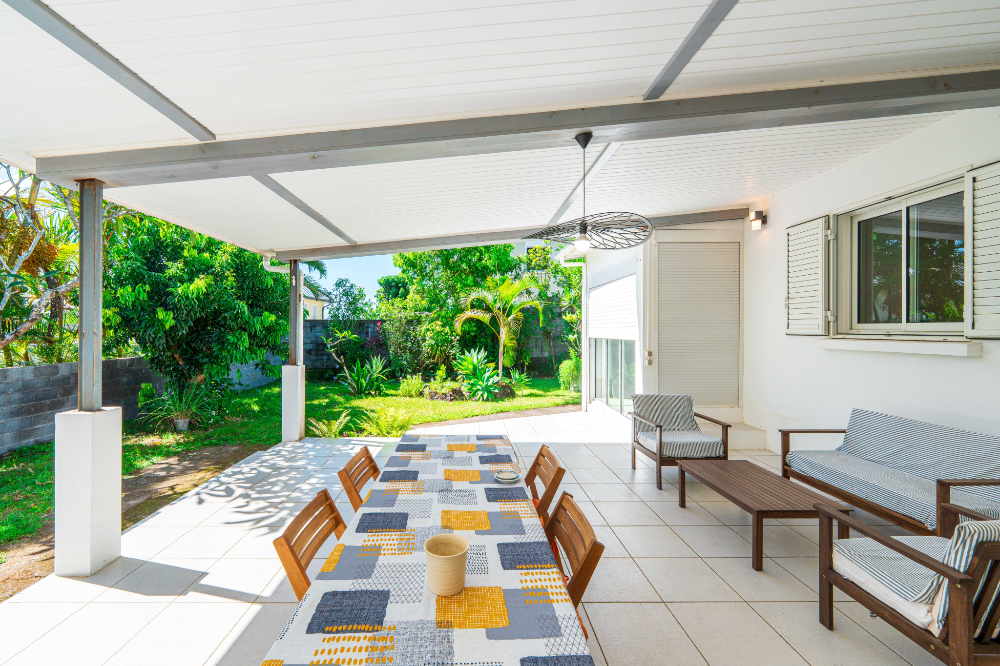 SAINT BENOIT - VILLA PLAIN-PIED AVEC PISCINE SANS VIS-A-VIS