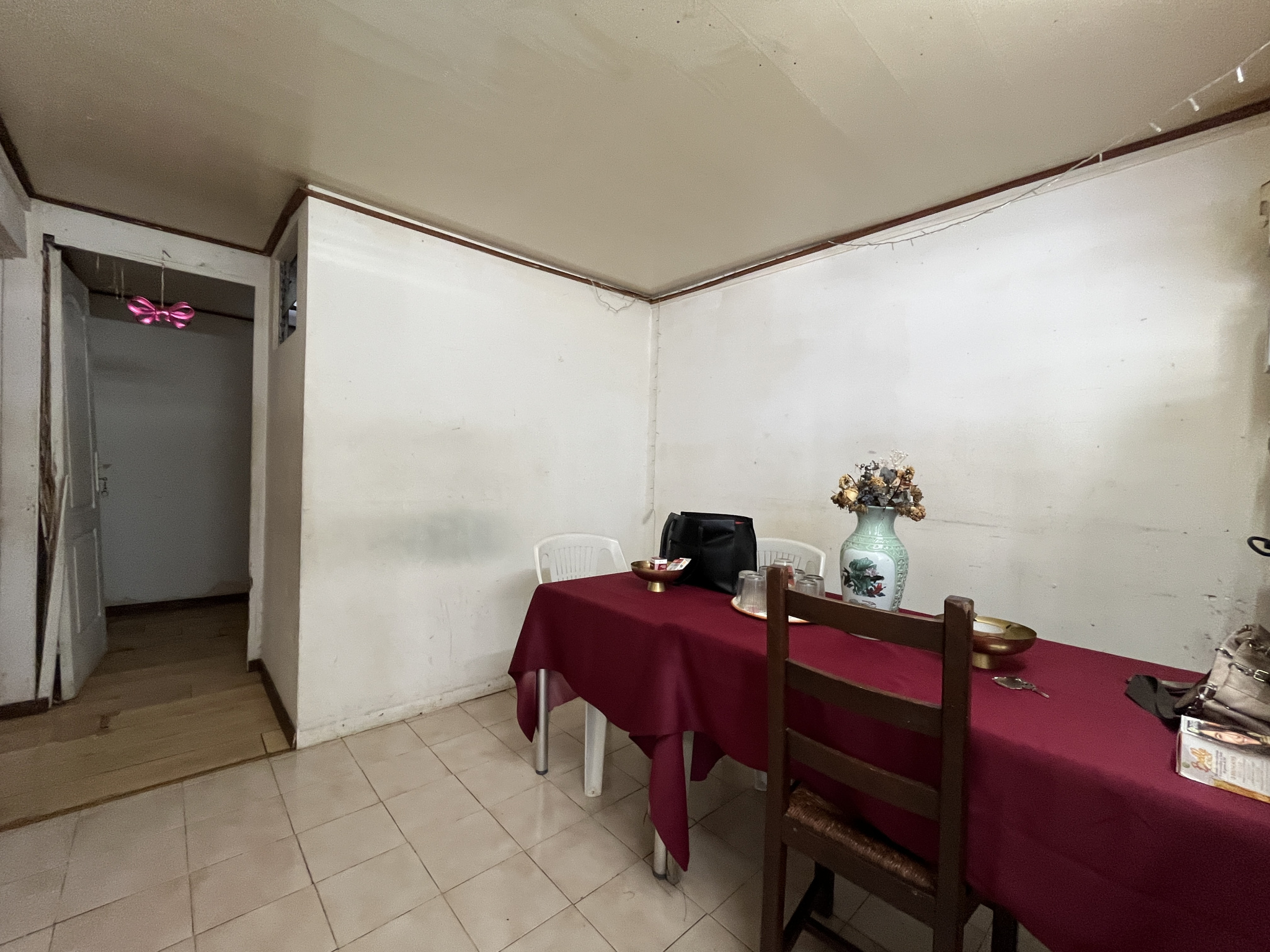 SAINT DENIS (BELLEPIERRE) - PETITE MAISON À 2 minutes du CHU   OPPORTUNITE à 130 000 € !