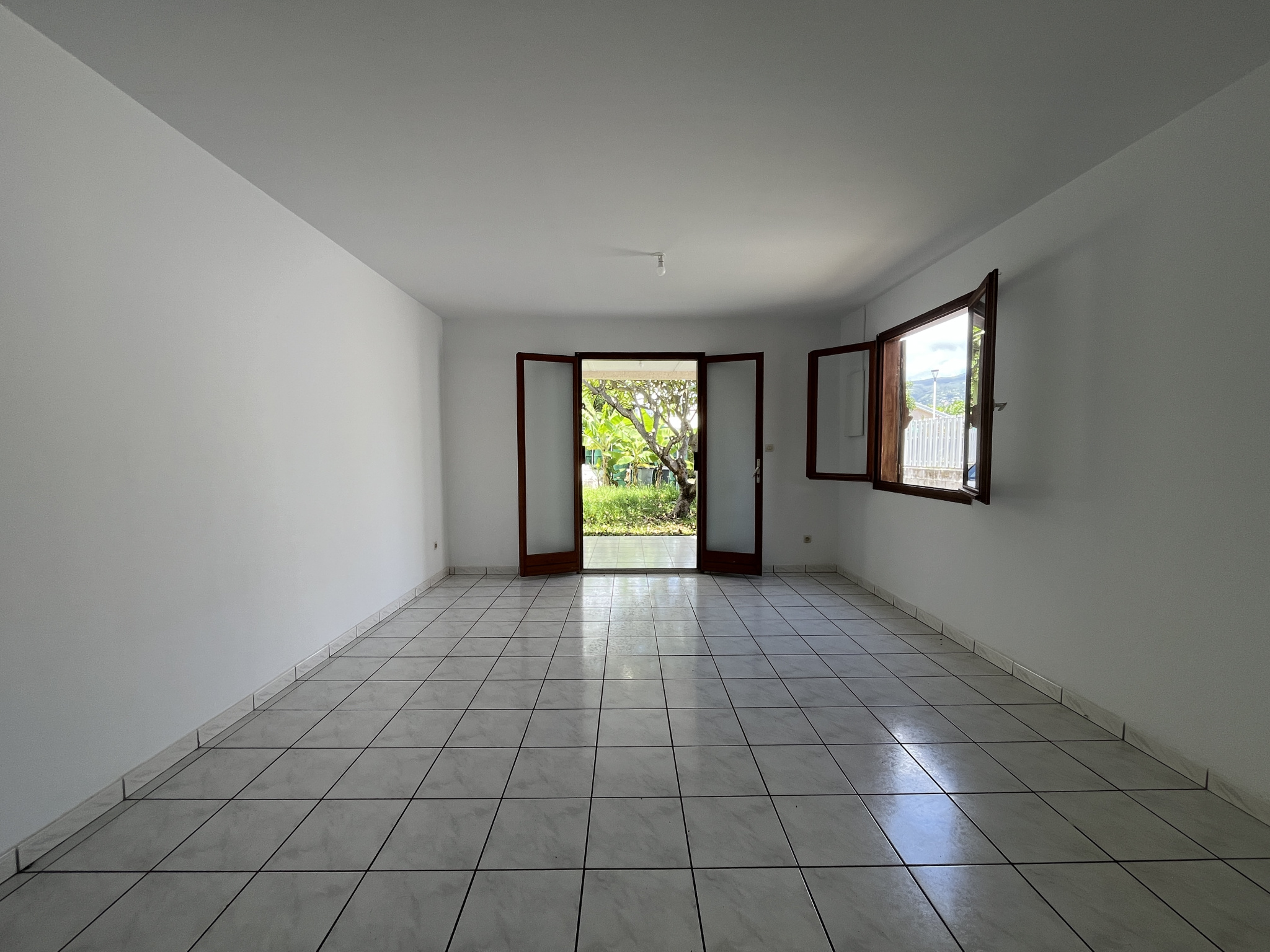 SAINTE MARIE - MAISON T5 AVEC PISCINE